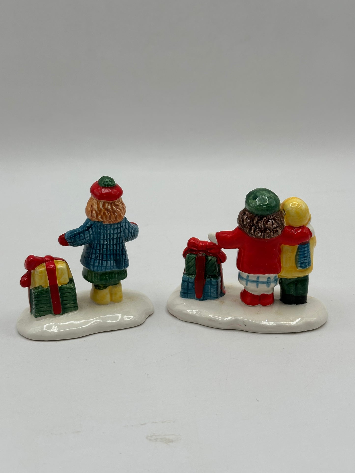 Department 56 - Shopping Girls With Packages - Original Snow Village