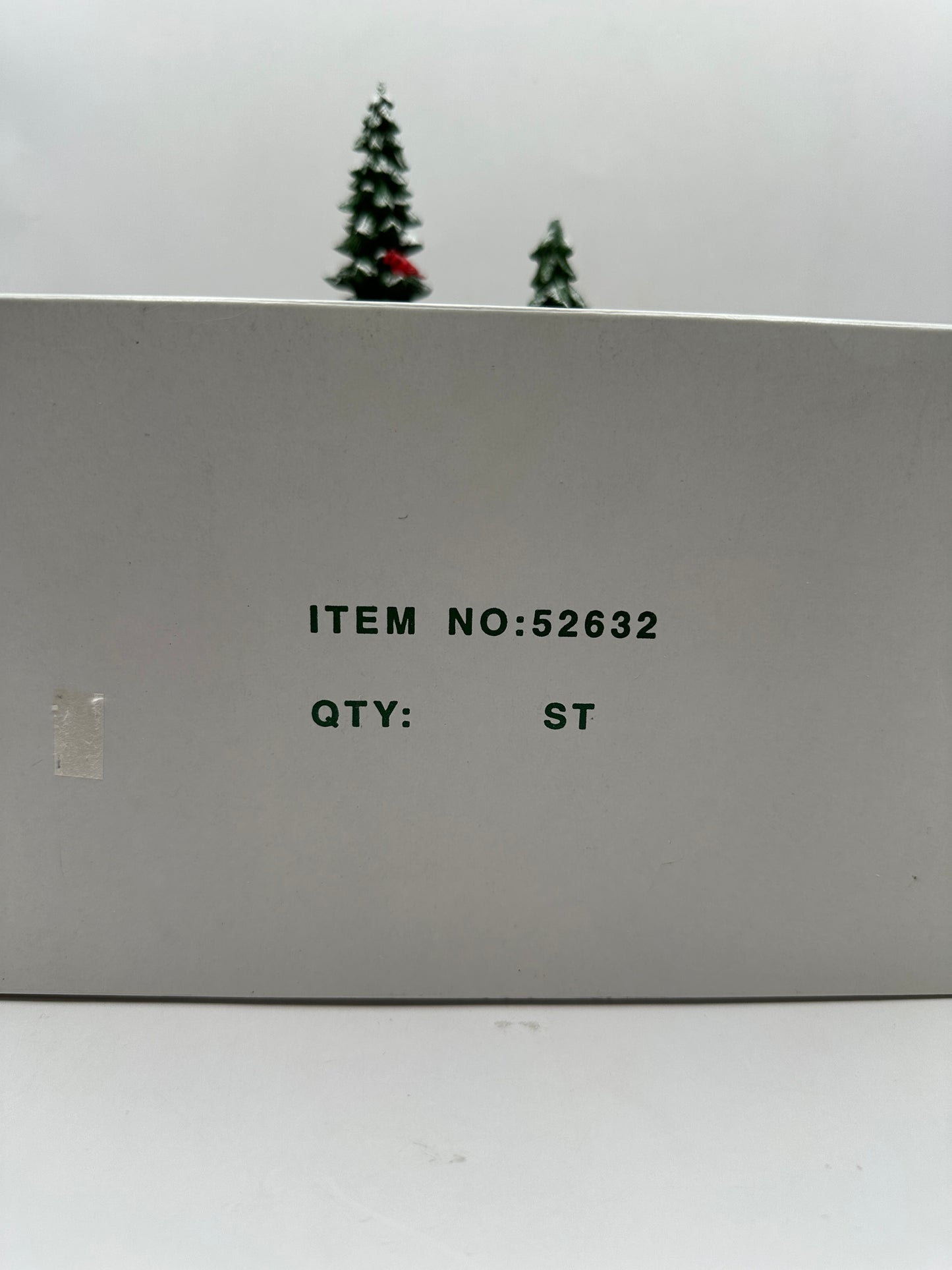 Department 56 - Village Towering Pines - Village Accessories