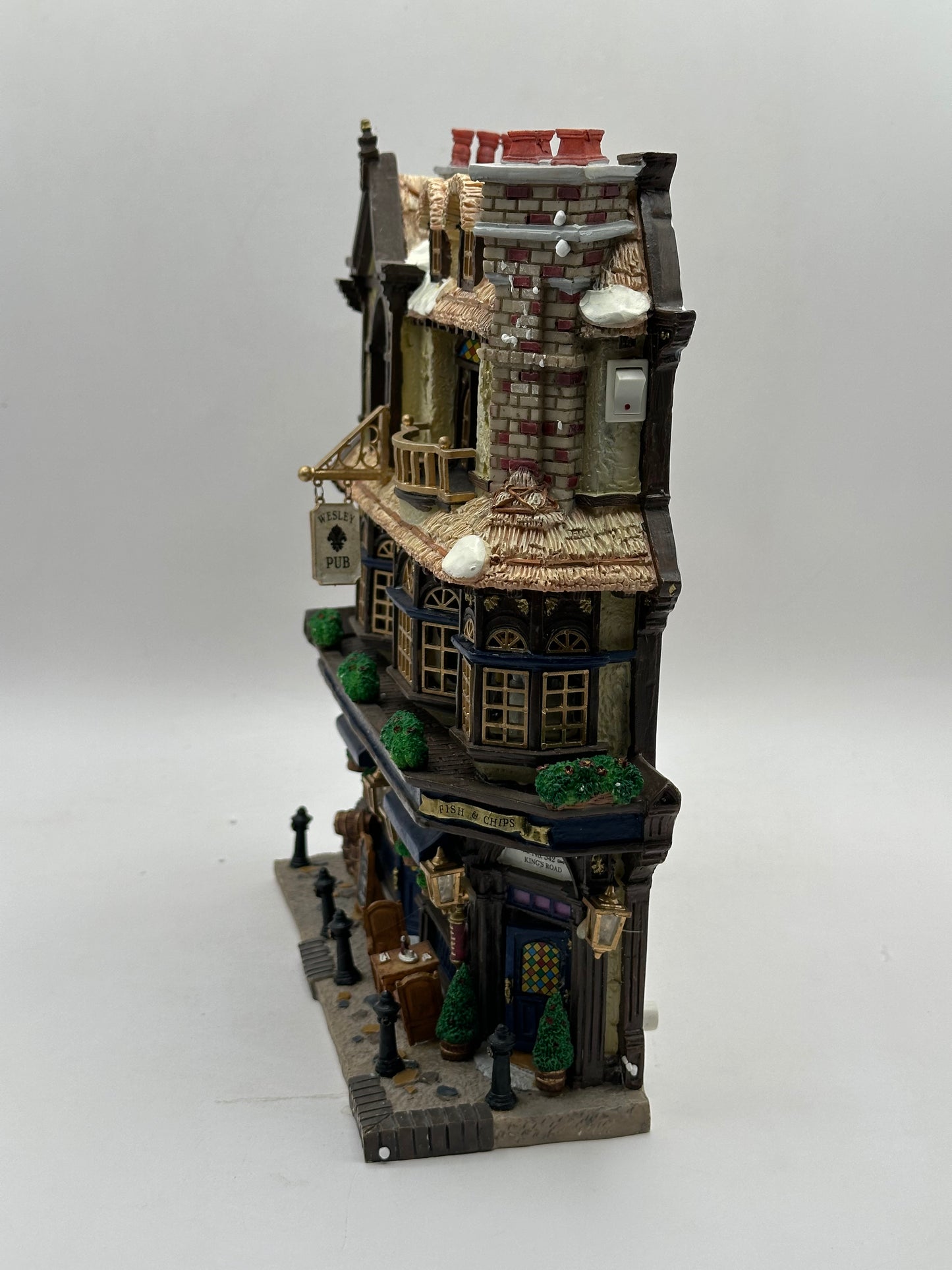 Wesley Pub (Facade) | Lemax