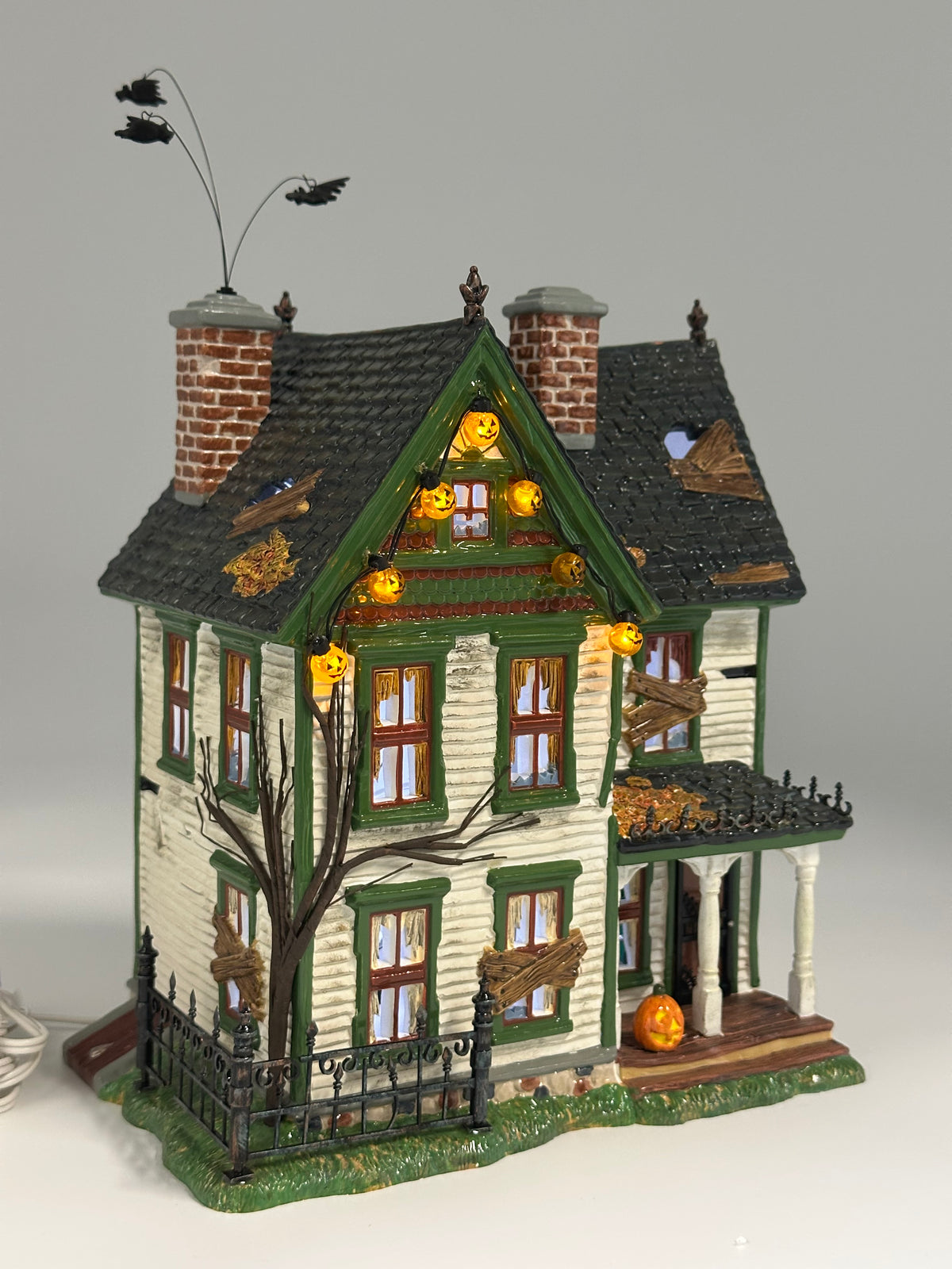 Department 56 - Spooky Farmhouse - Snow Village Halloween
