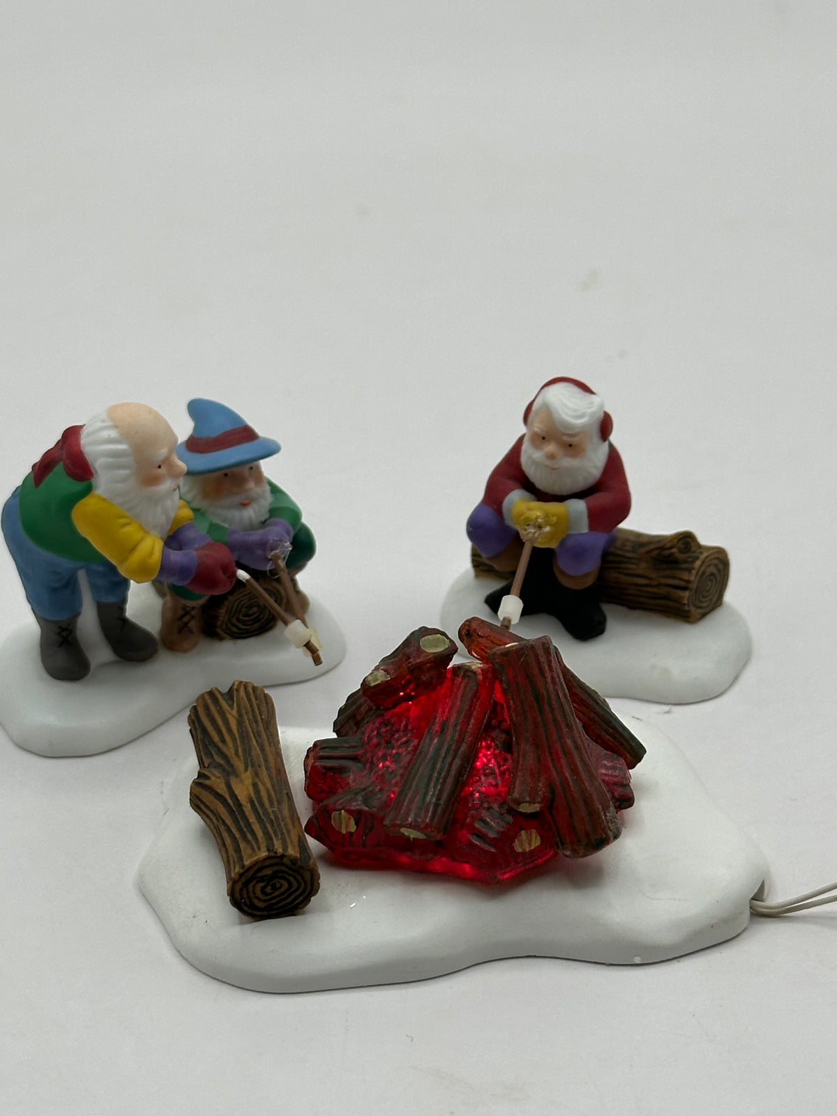 Department 56 - Marshmallows Around The Campfire - North Pole Series