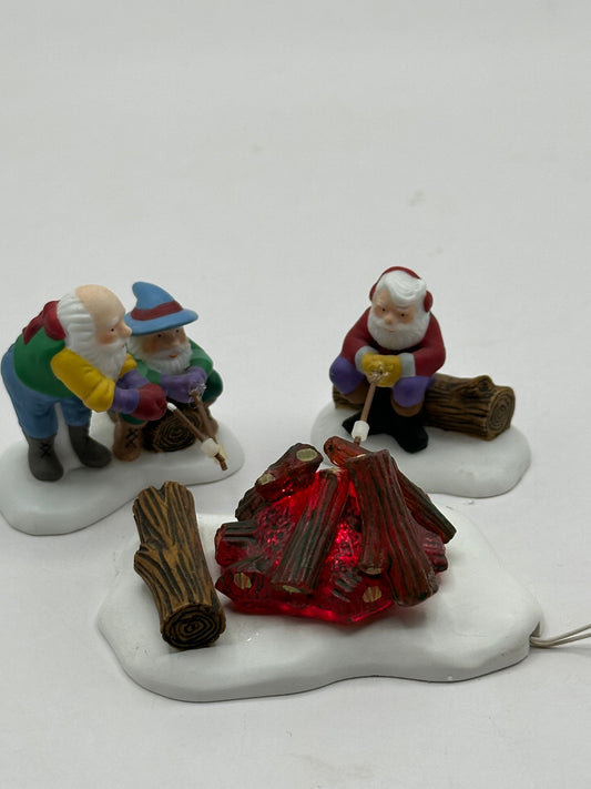 Department 56 - Marshmallows Around The Campfire - North Pole Series