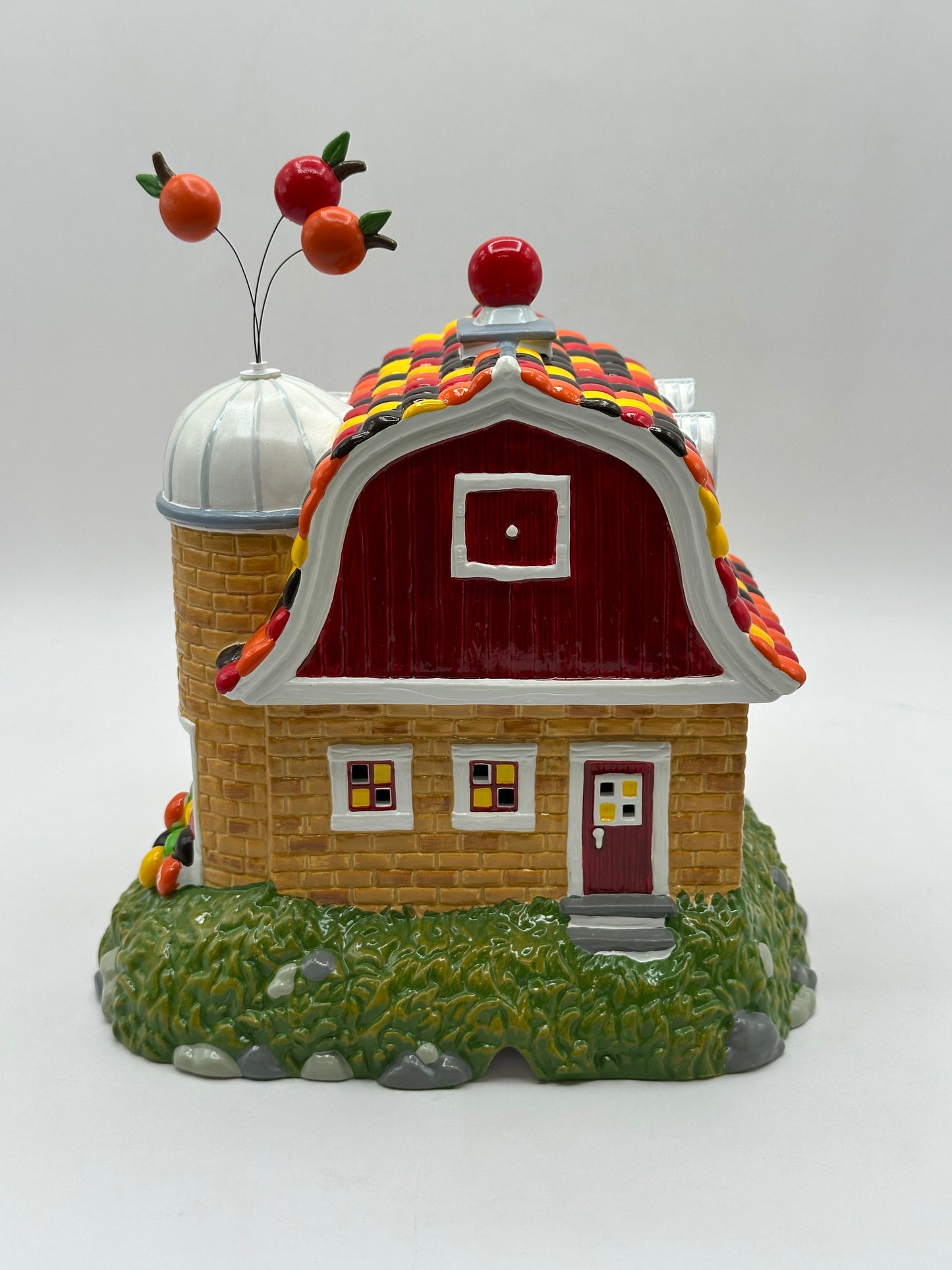 Department 56 - M&M's Harvest Barn Lighted House & Candy Dish