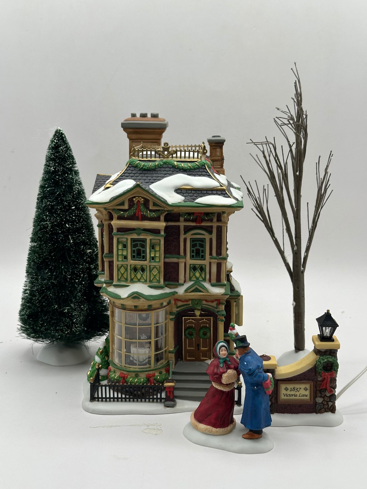 Department 56 - Victorian Family Christmas House - Dickens' Village