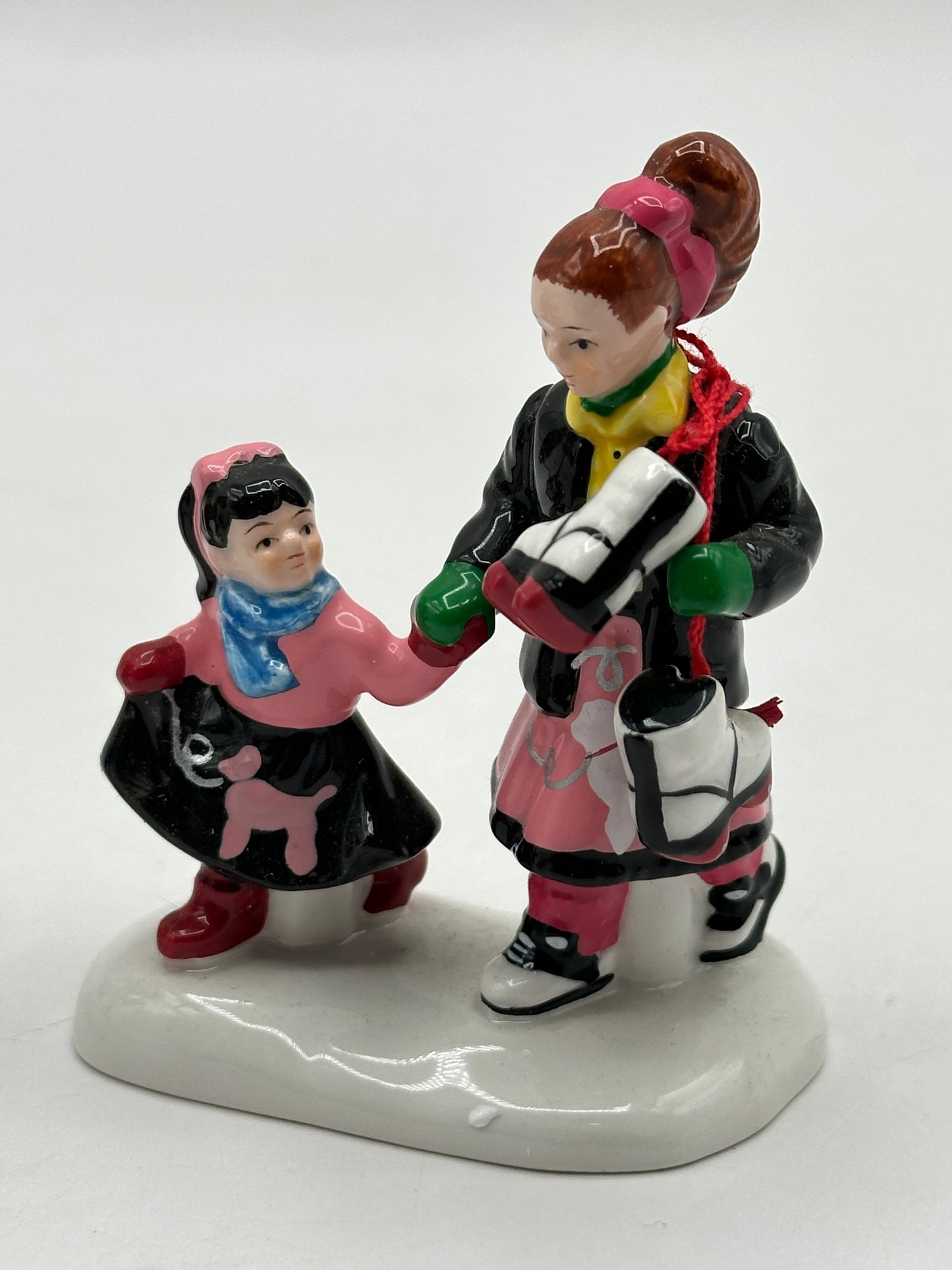Department 56 - Everybody Goes Skating At Rollerama - Original Snow Village