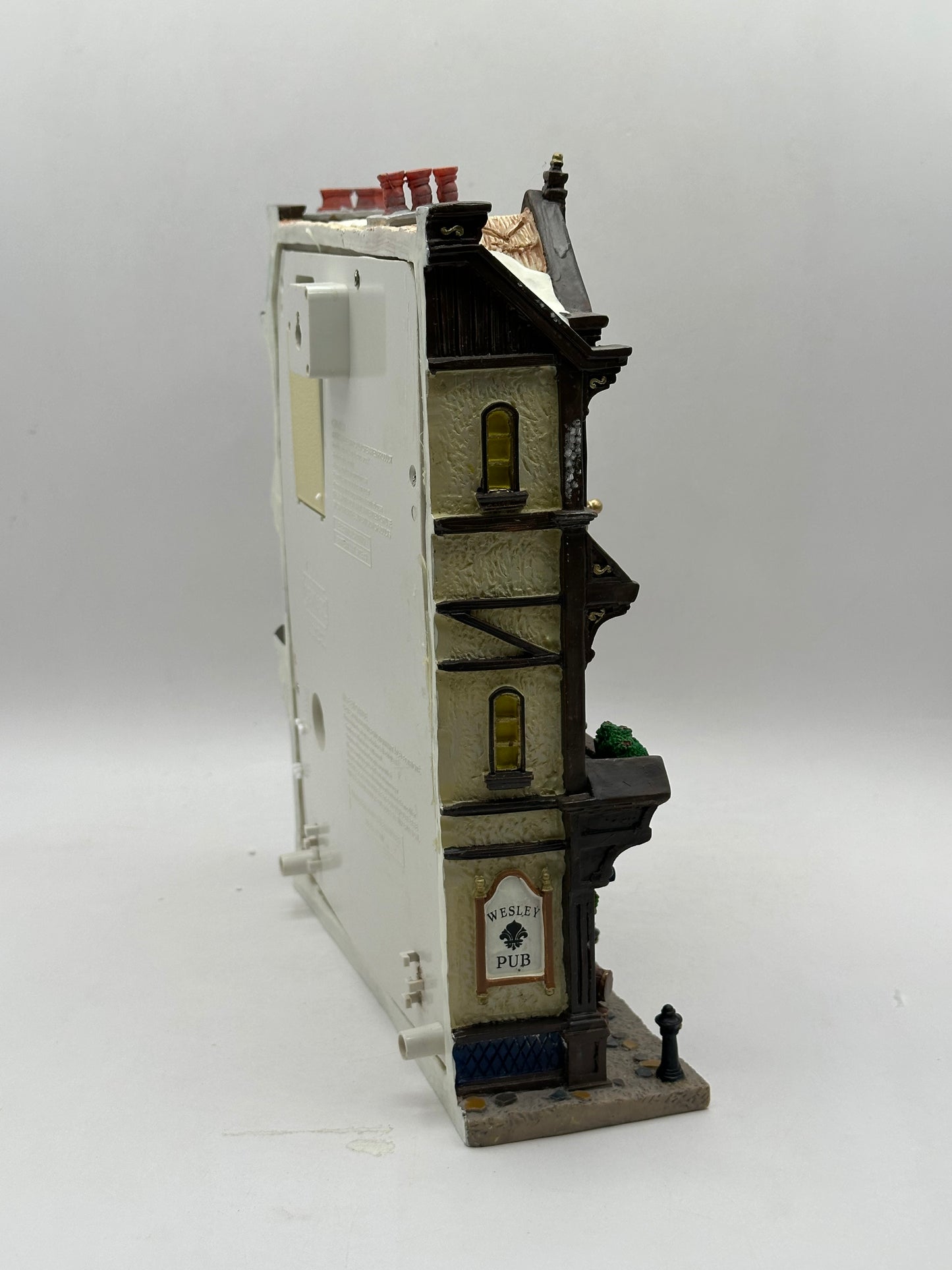 Wesley Pub (Facade) | Lemax