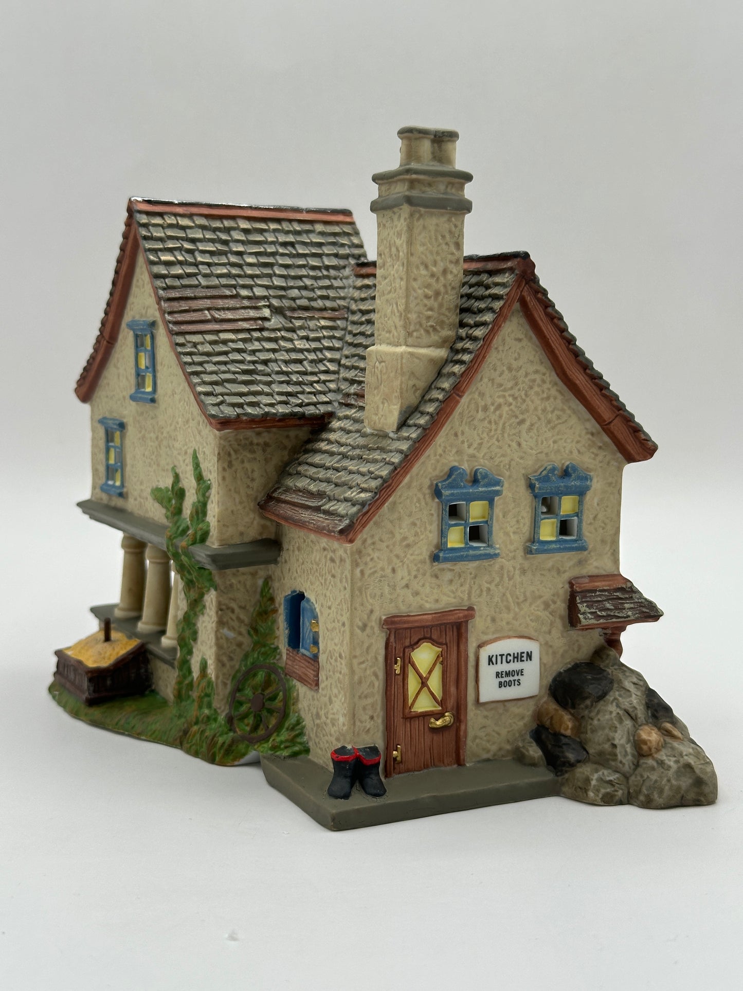 Department 56 - The Red Fox - New England Village