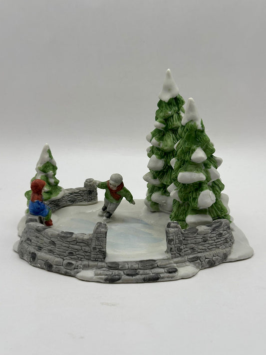 Department 56 - Skating Pond - Christmas in the City