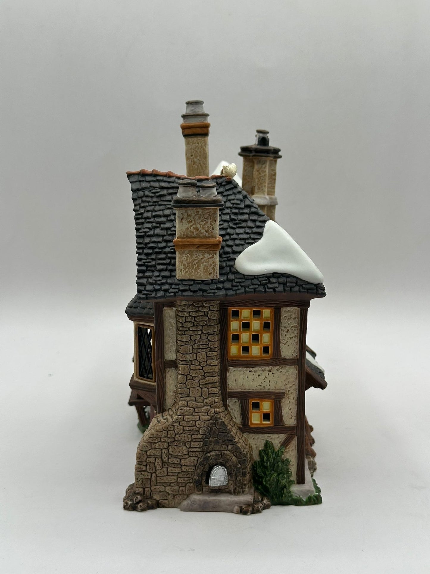 Department 56 - Shakespeare's Birthplace - Dickens' Village