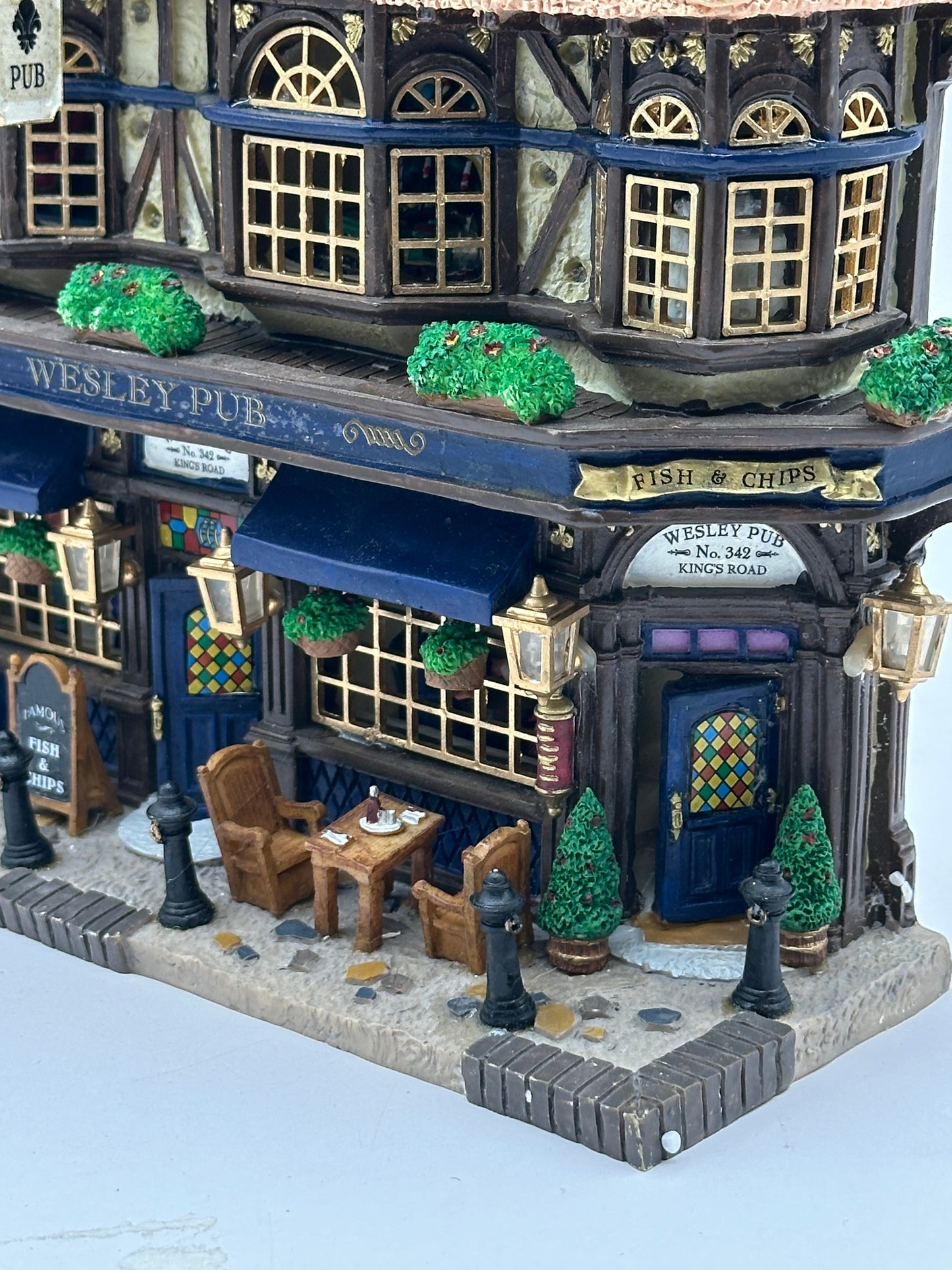 Wesley Pub (Facade) | Lemax