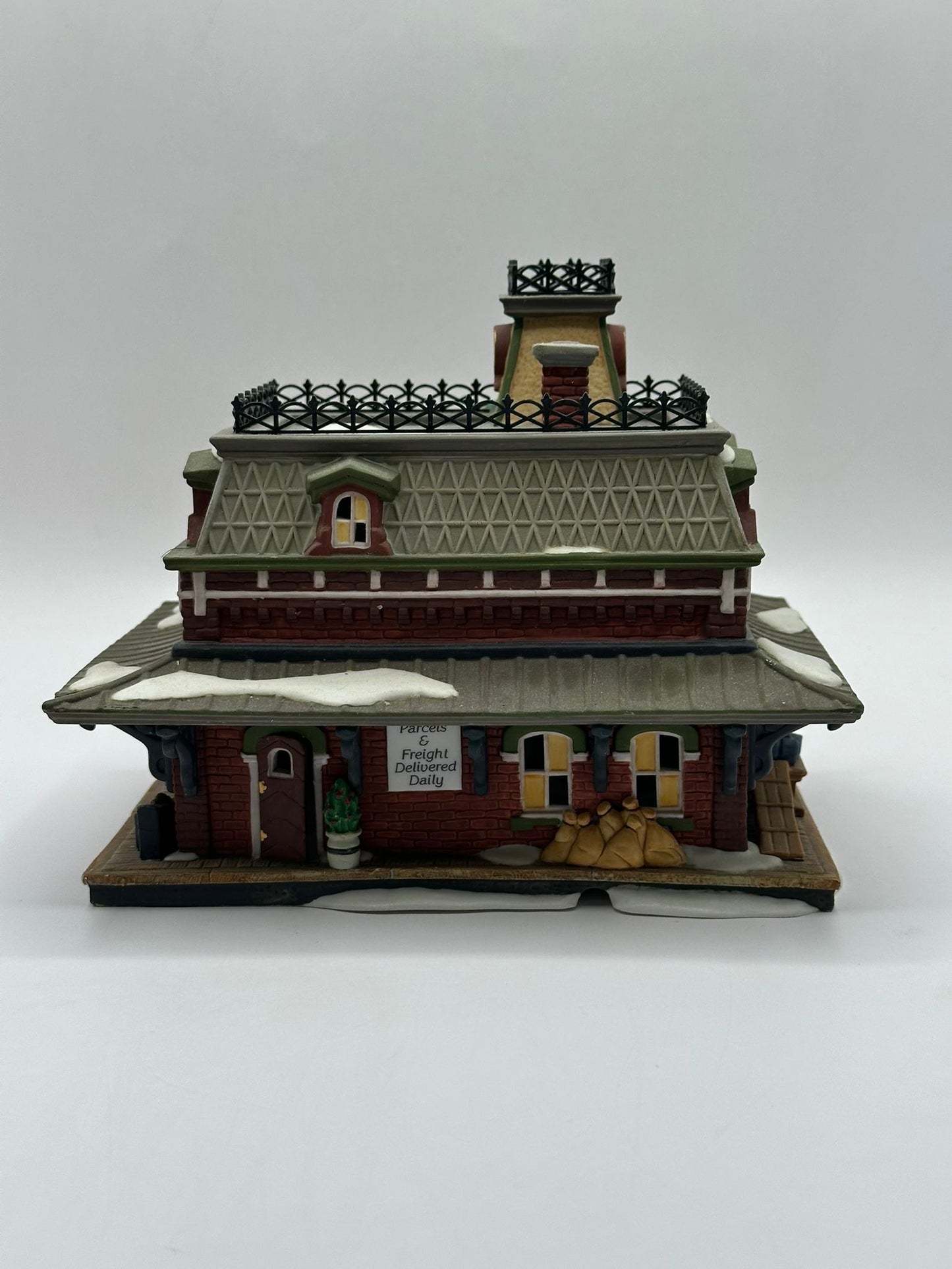 Department 56 - Susquehanna Station - New England Village