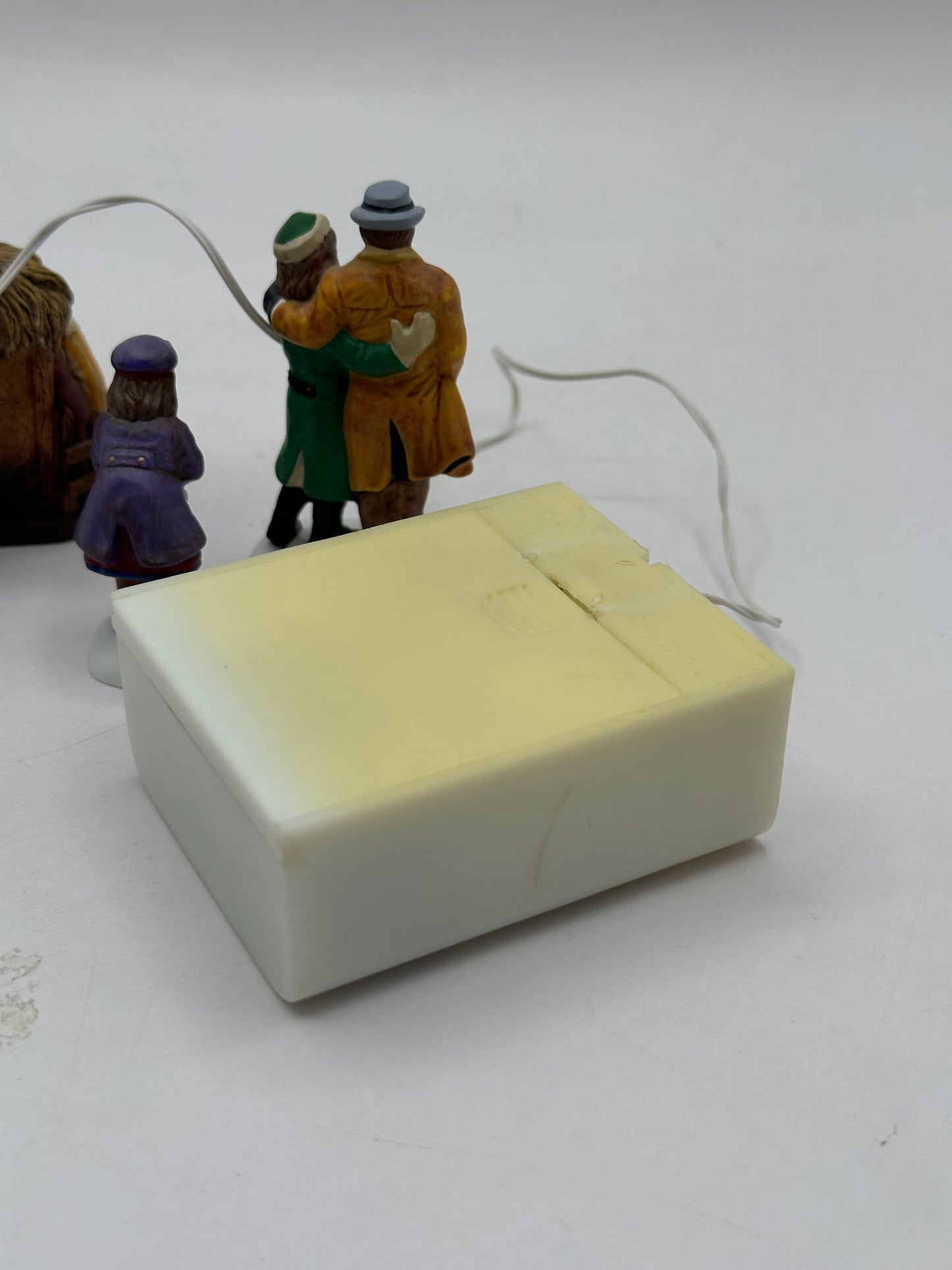 Department 56 - Visiting The Nativity - Christmas in the City