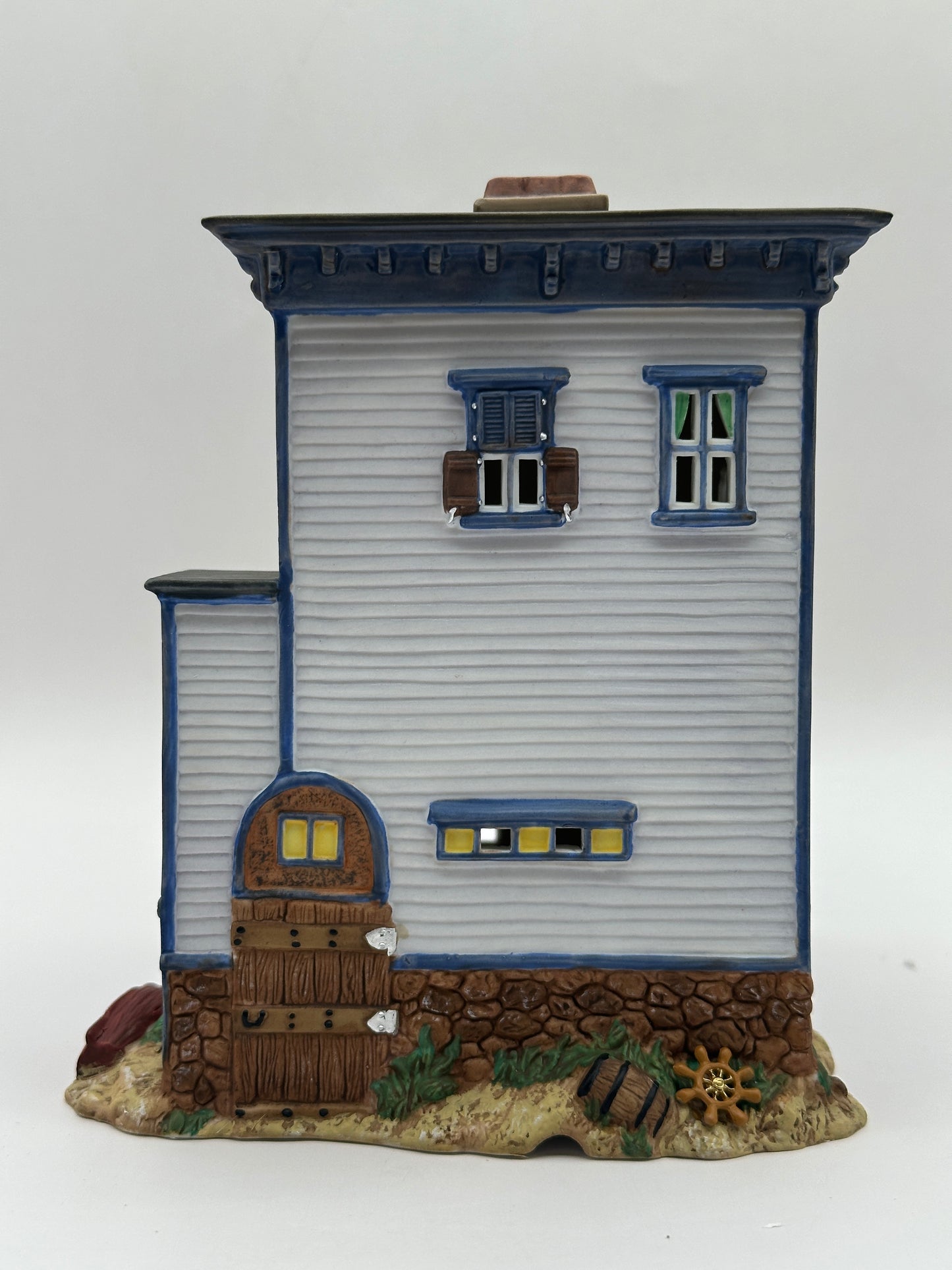 Department 56 - Whale Tale Pub & Inn - New England Village