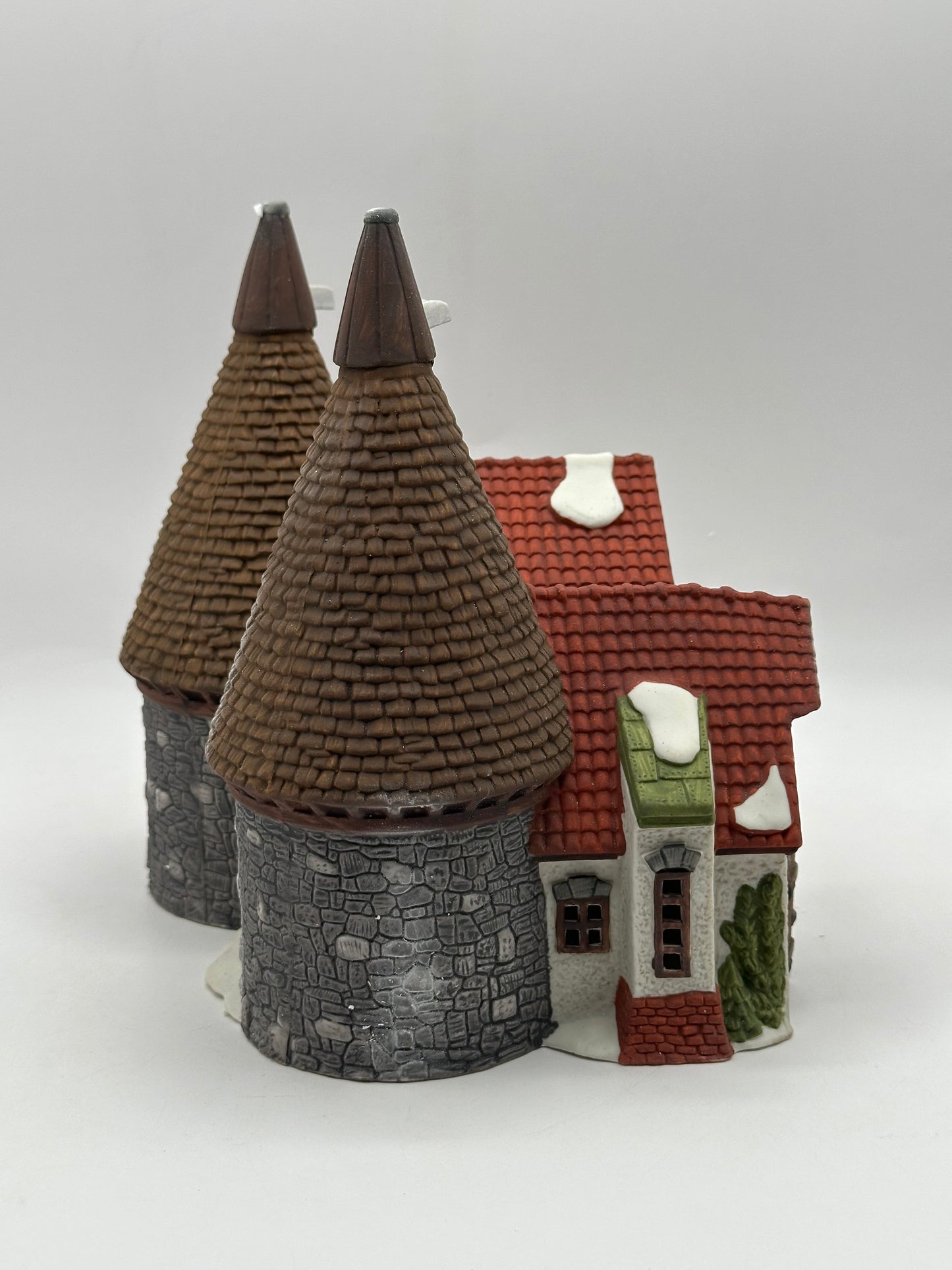 Department 56 - Bishops Oast House - Dickens’ Village