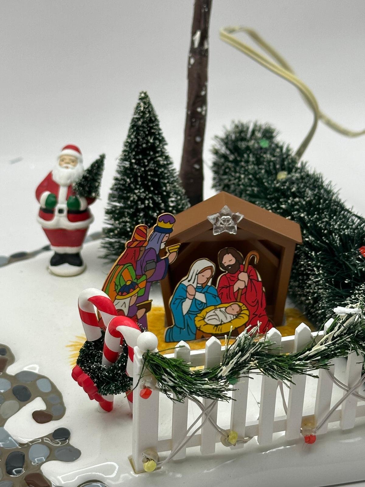 Department 56 - Festive Front Yard - Original Snow Village