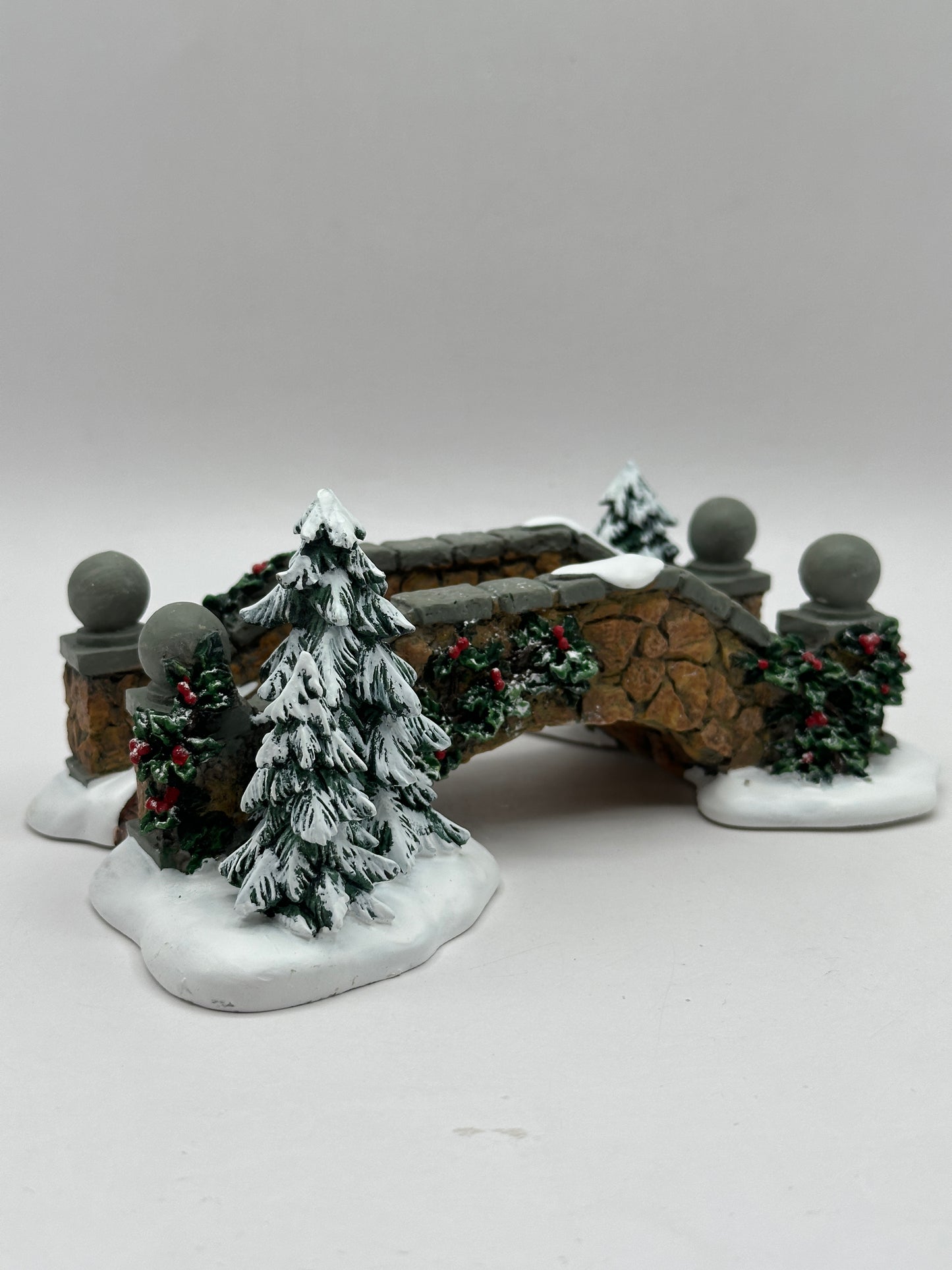 Department 56 - Stone Footbridge - Village Accessories