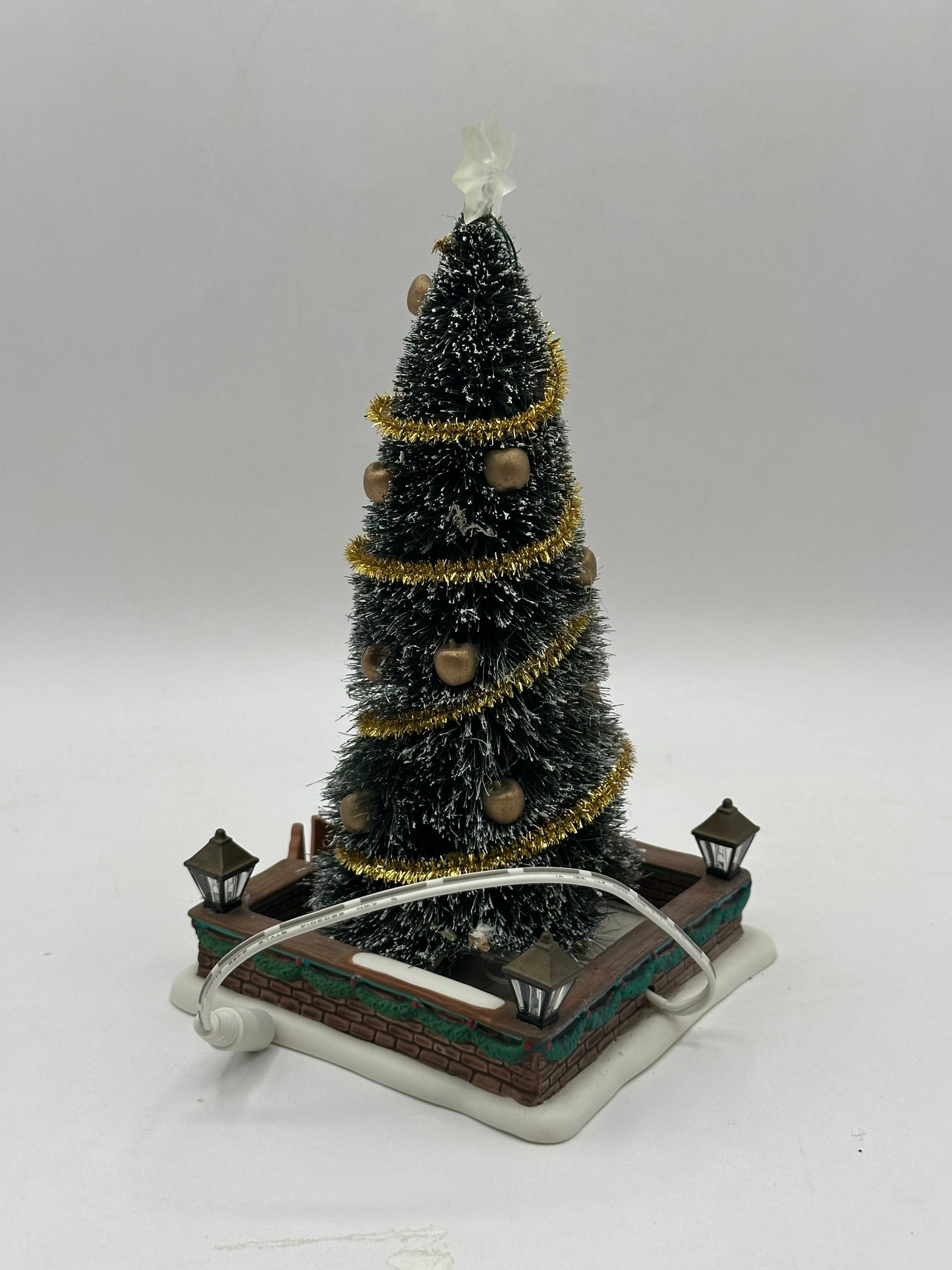 Department 56 - Market Square Town Tree - Alpine Village