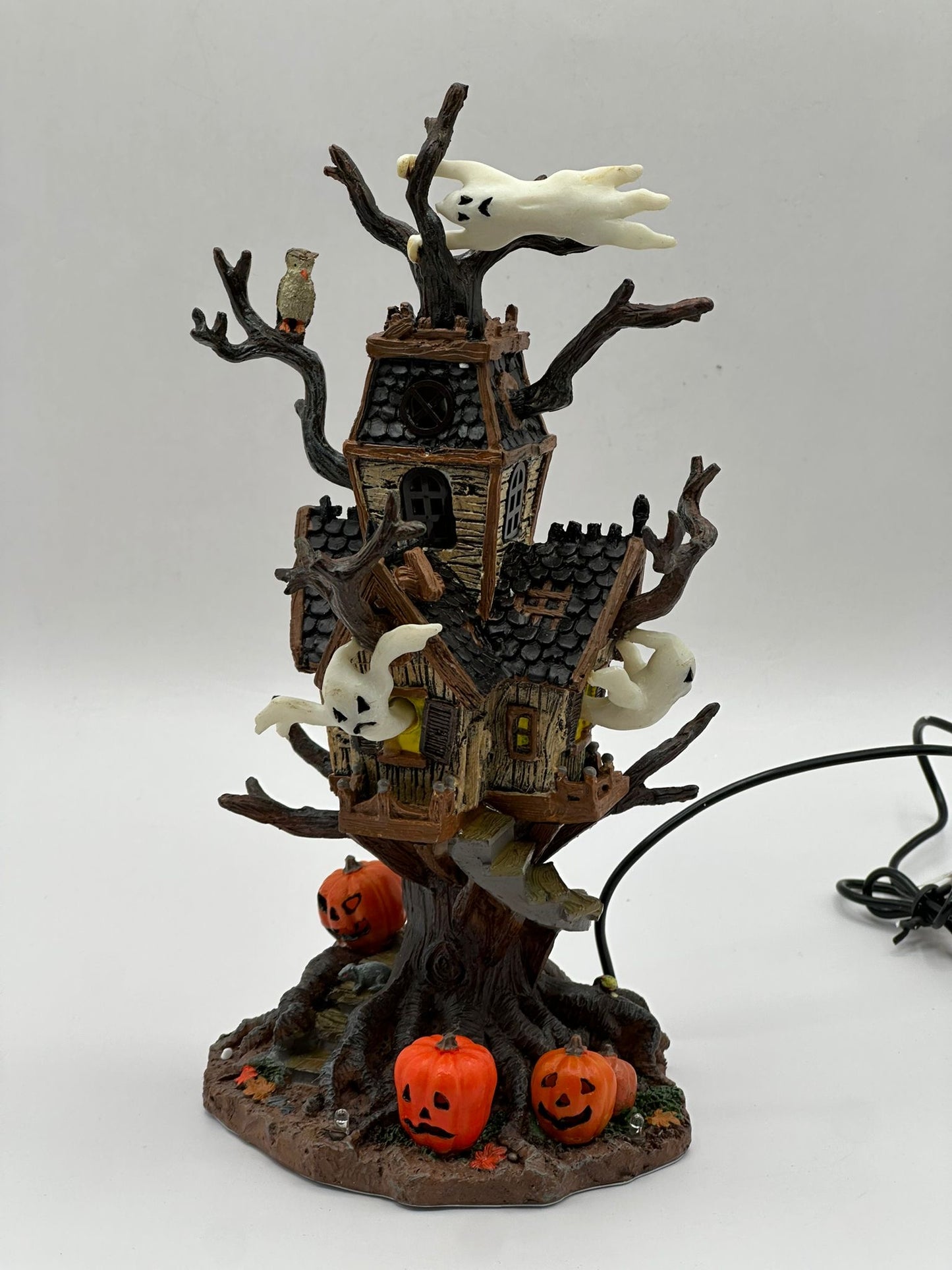 Lemax Spooky Town - Trick-Or-Tree House