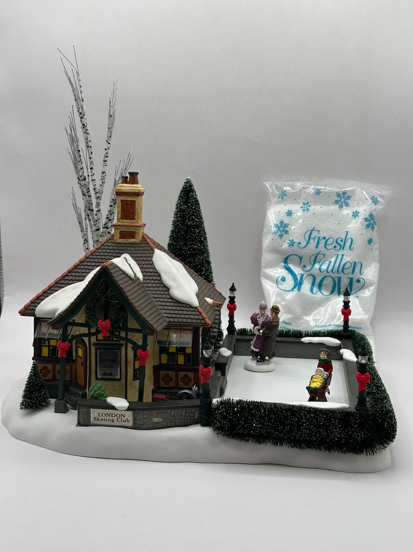 Department 56 - London Skating Club - Dickens' Village