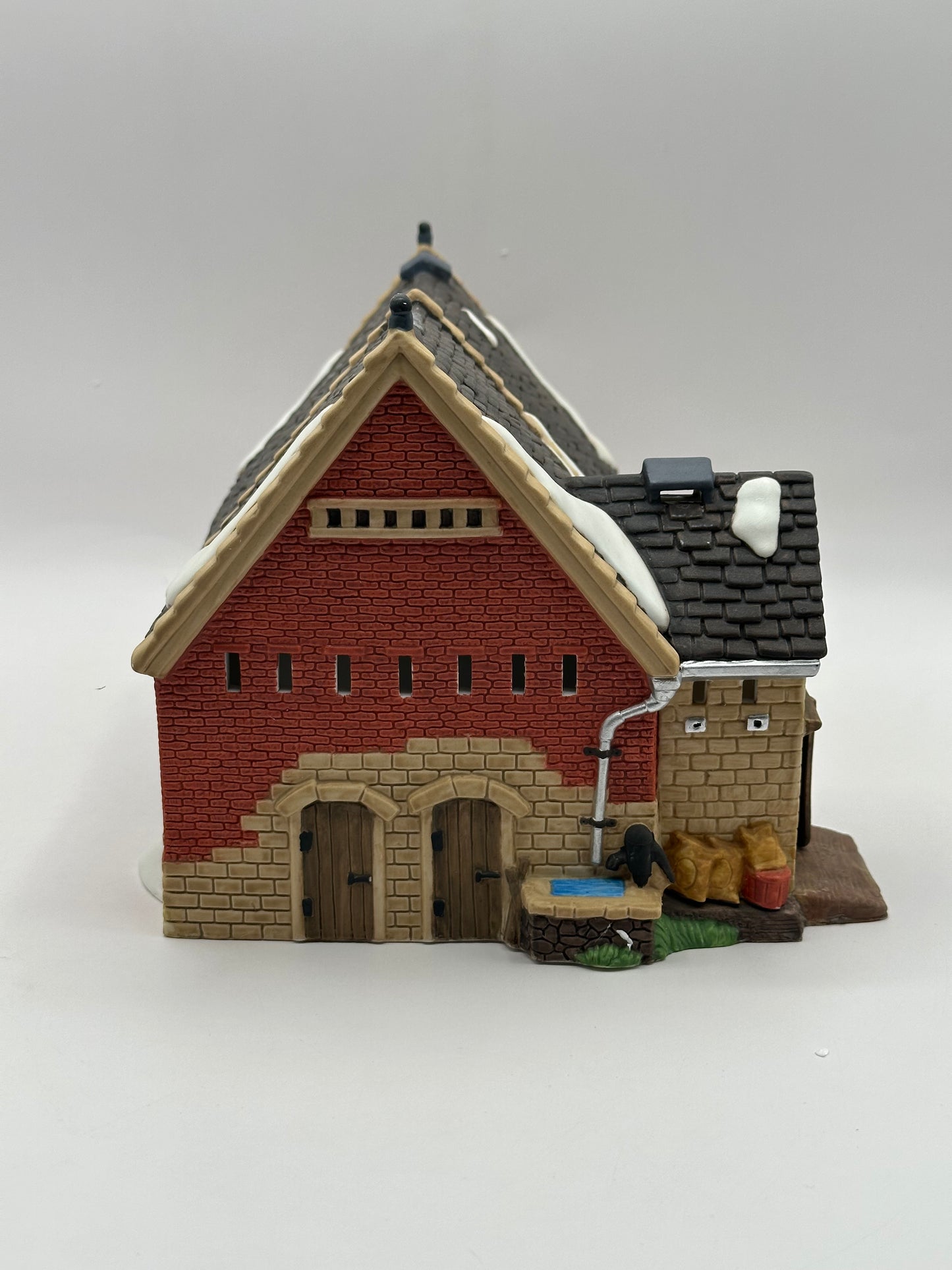 Department 56 - Butter Tub Barn - Dickens' Village