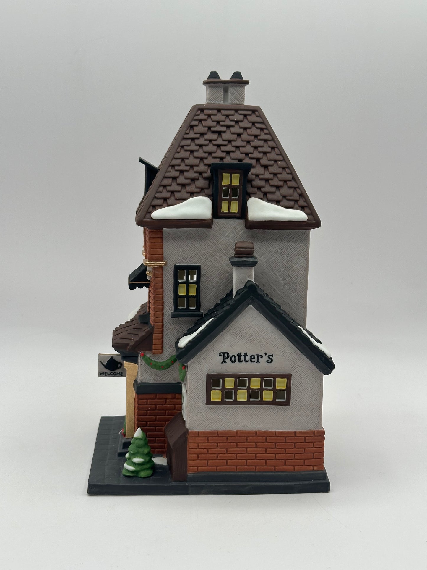 Department 56 - Potter's Tea Seller - Christmas in the City