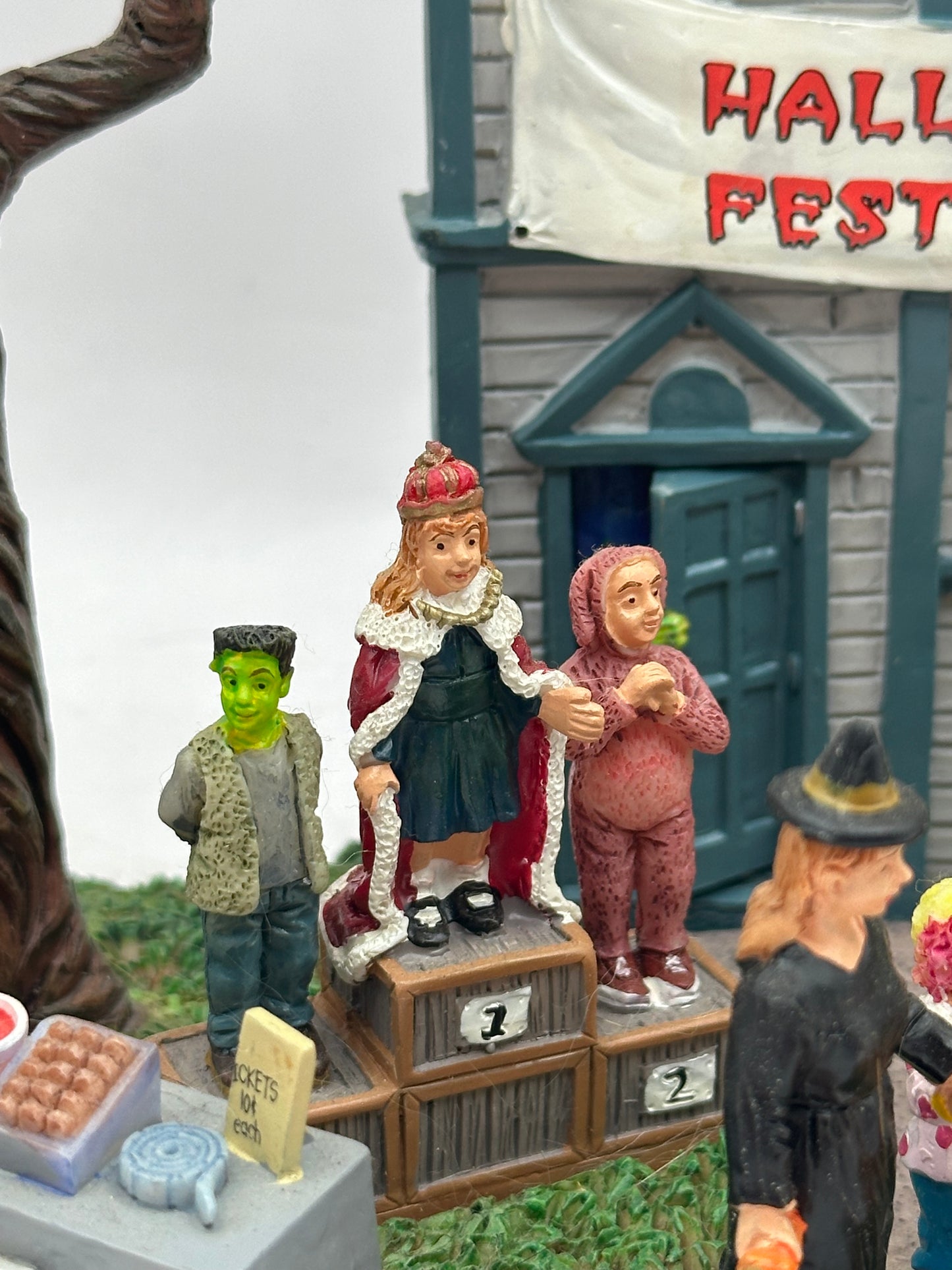 Lemax Spooky Town - Halloween Festival