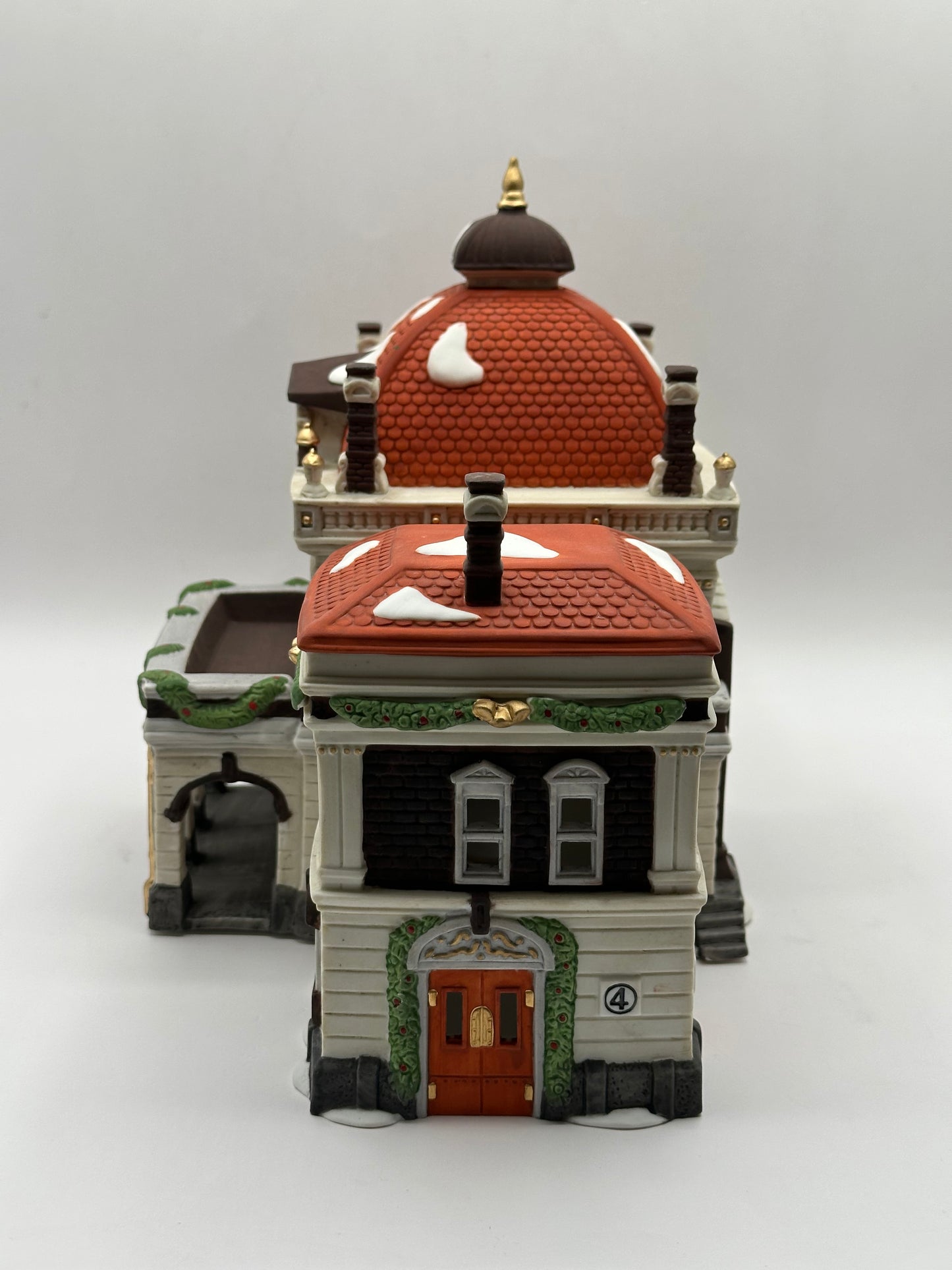 Department 56 - Victoria Station - Dickens' Village