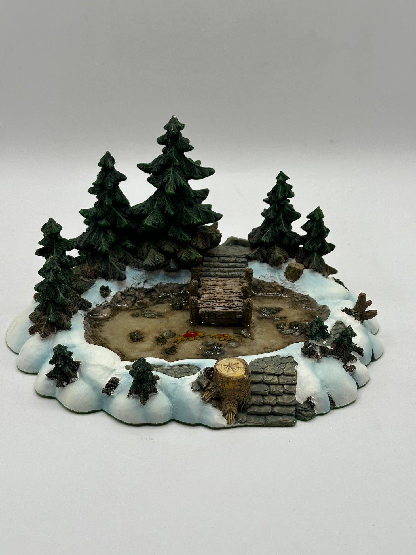 Department 56 - Village Pine Point Pond - Village Accessories
