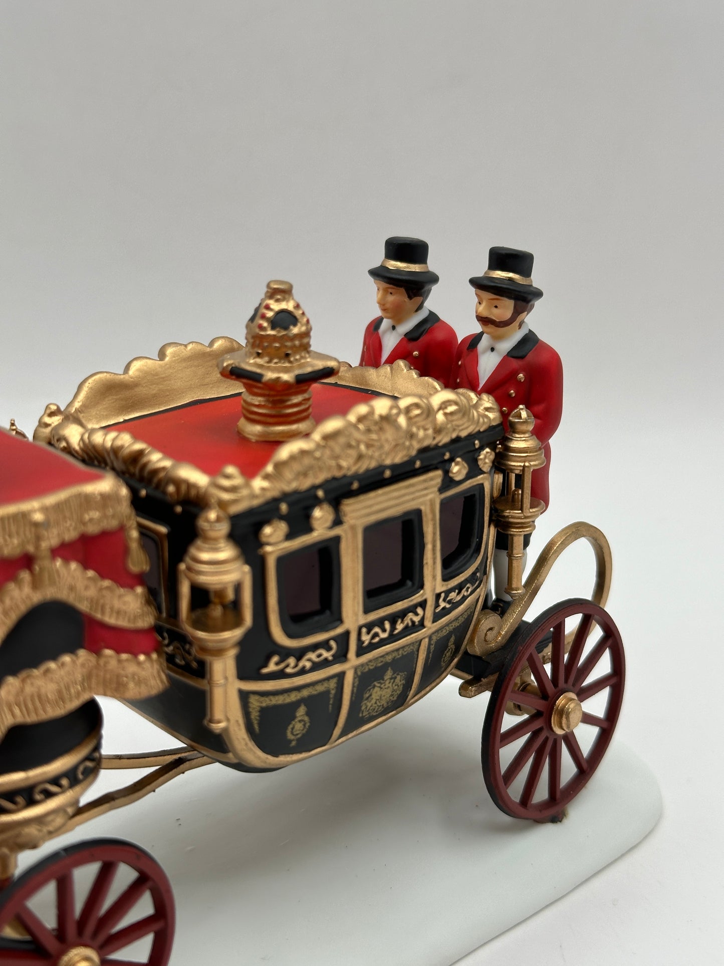Department 56 - The Queen's Parliamentary Coach - Dickens' Village