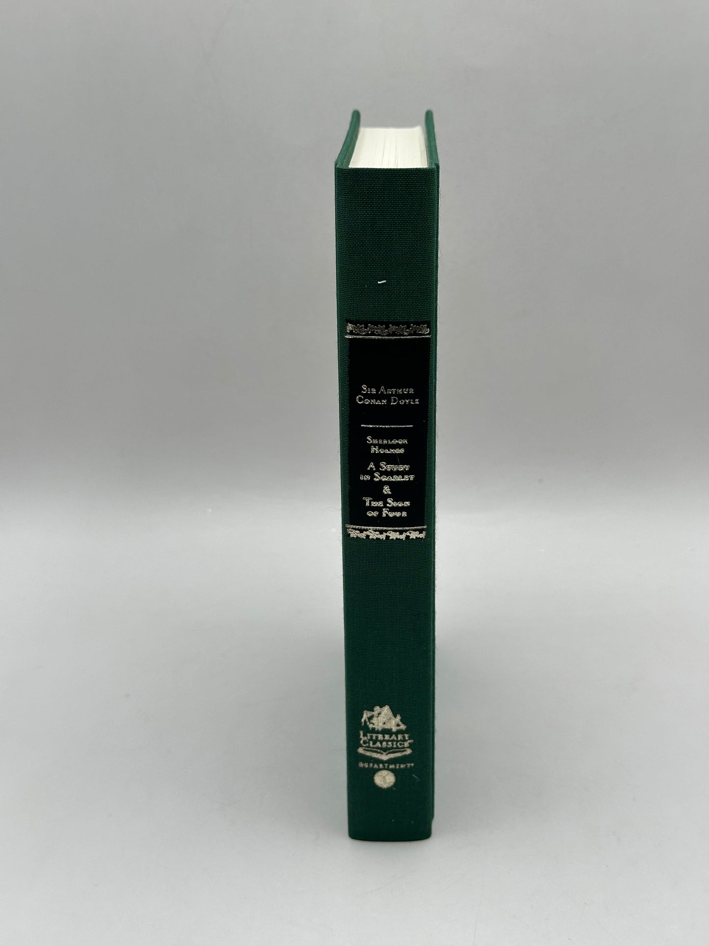 Department 56 - Sherlock Holmes - 221B Baker Street - Literary Classics