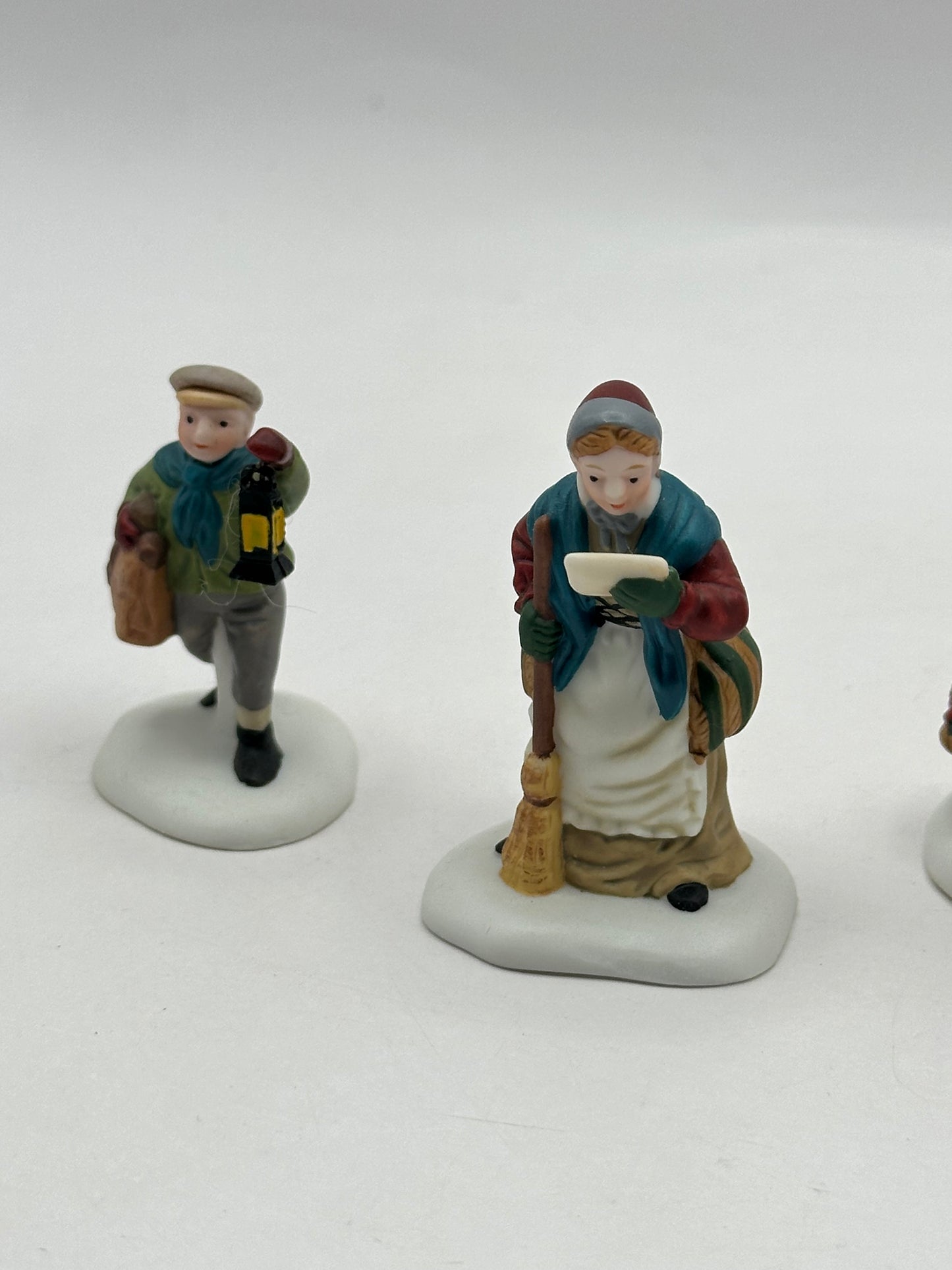 Dept 56 Dickens’ Village Come Into The Inn