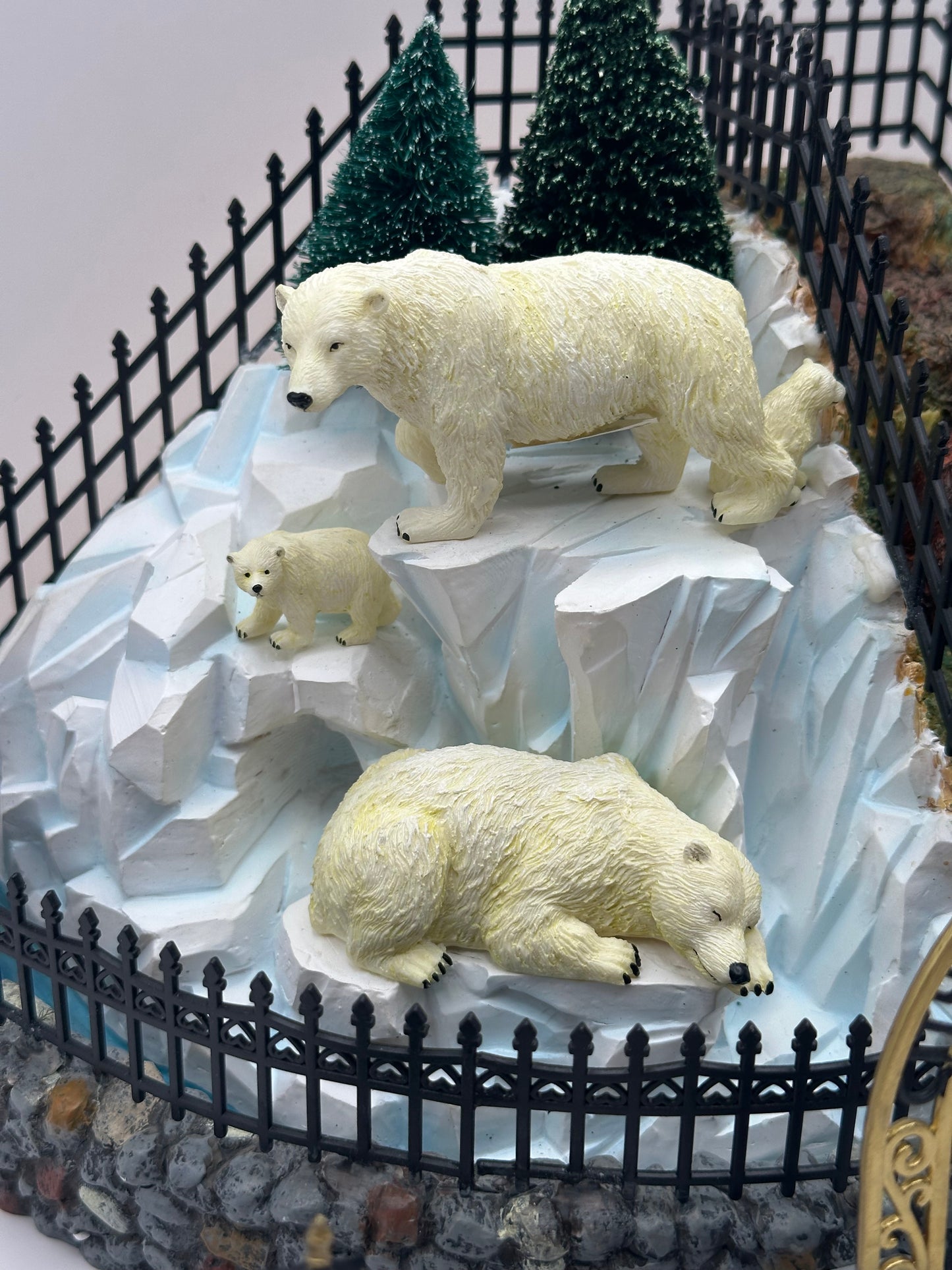 Department 56 - City Zoological Garden - Christmas in the City