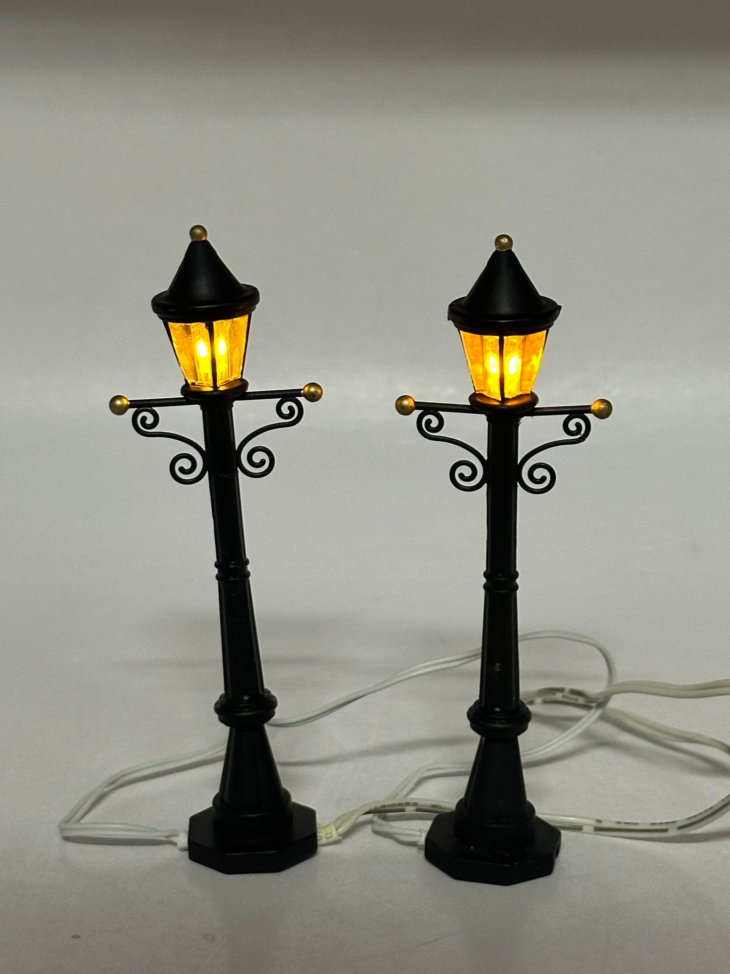 Department 56 - Uptown Street Lights - Village Accessories