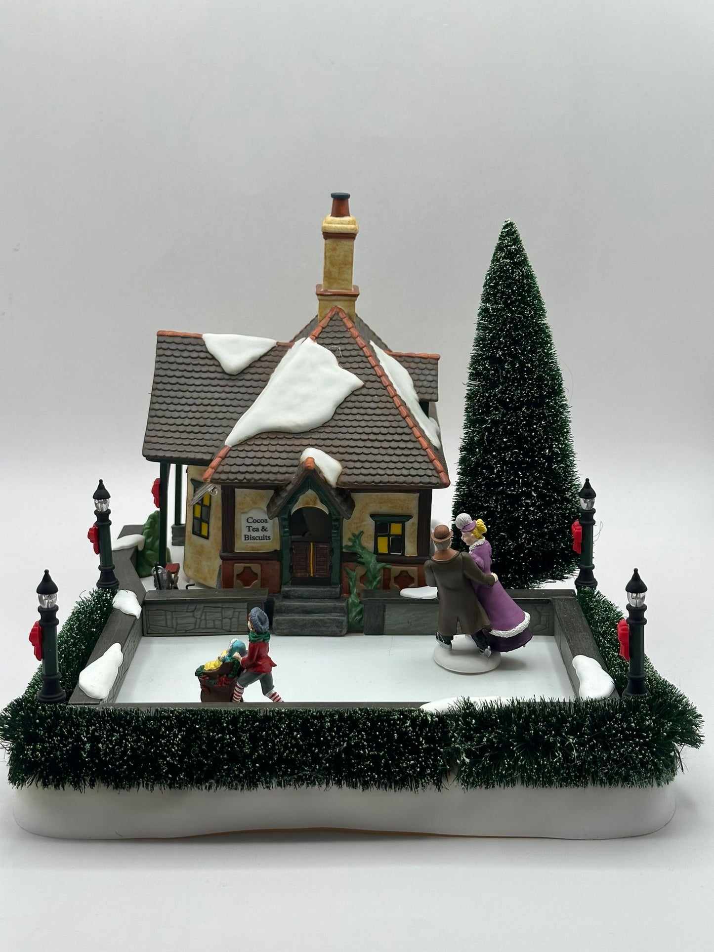Department 56 - London Skating Club - Dickens' Village