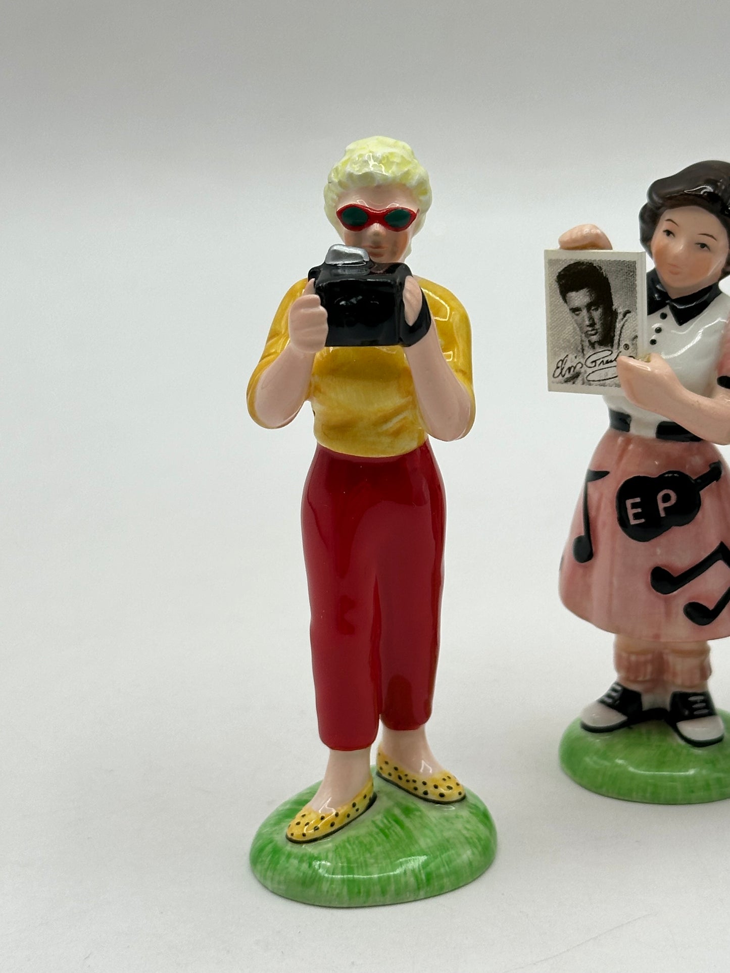 Department 56 - Elvis Presley's Autograph - Original Snow Village