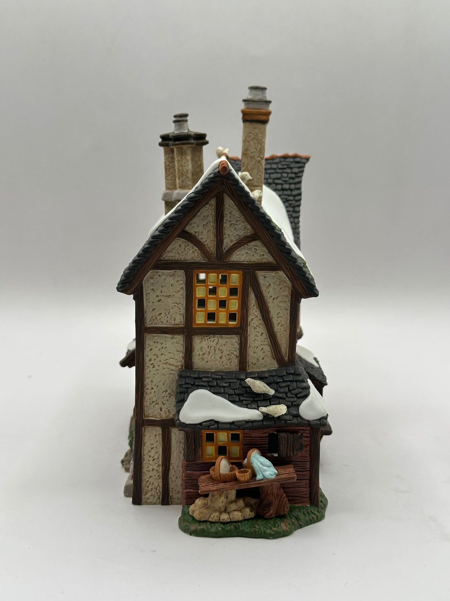 Department 56 - Shakespeare's Birthplace - Dickens' Village