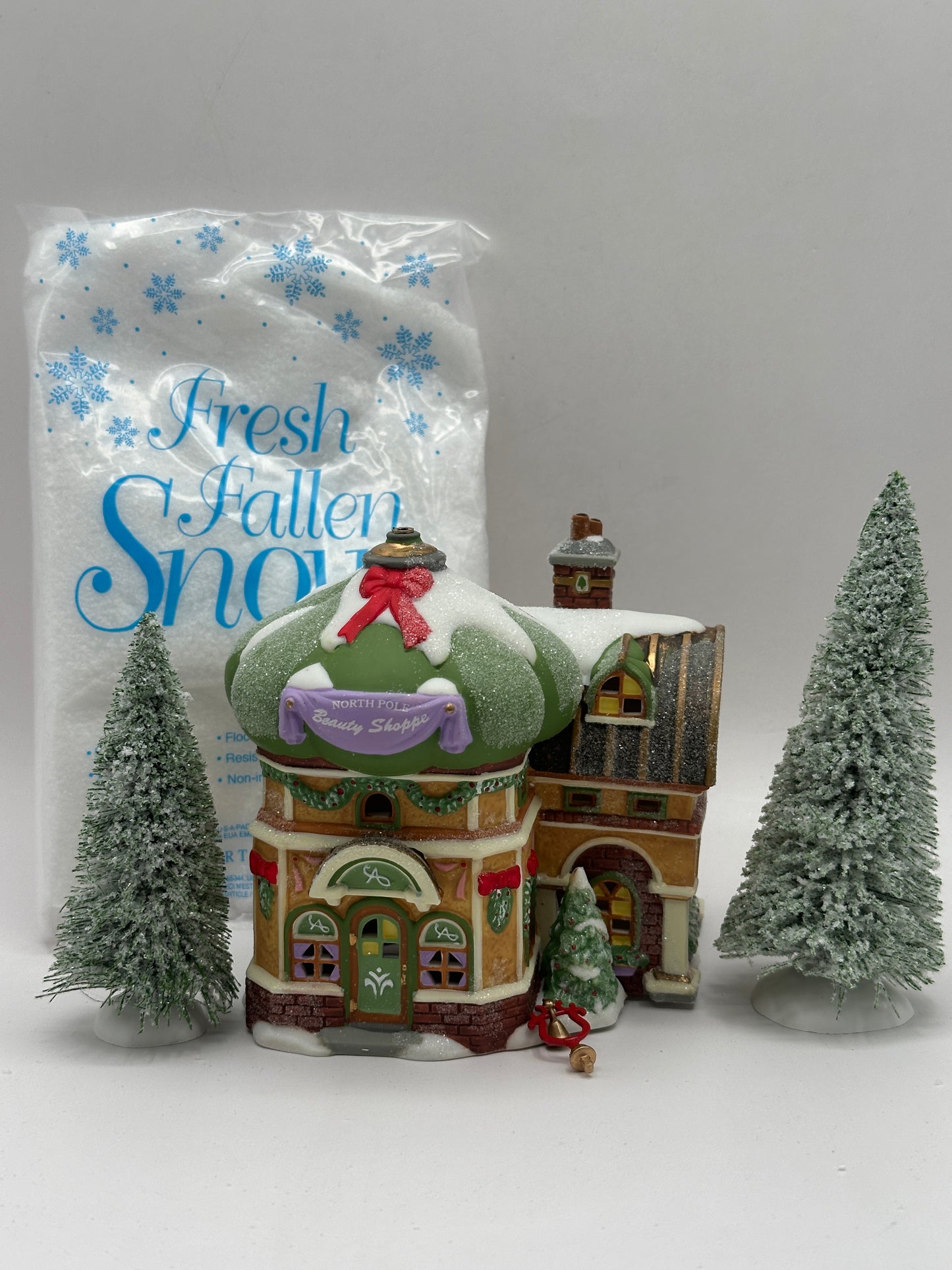 Department 56 - 'Elf Land' North Pole Beauty Shoppe - North Pole Series