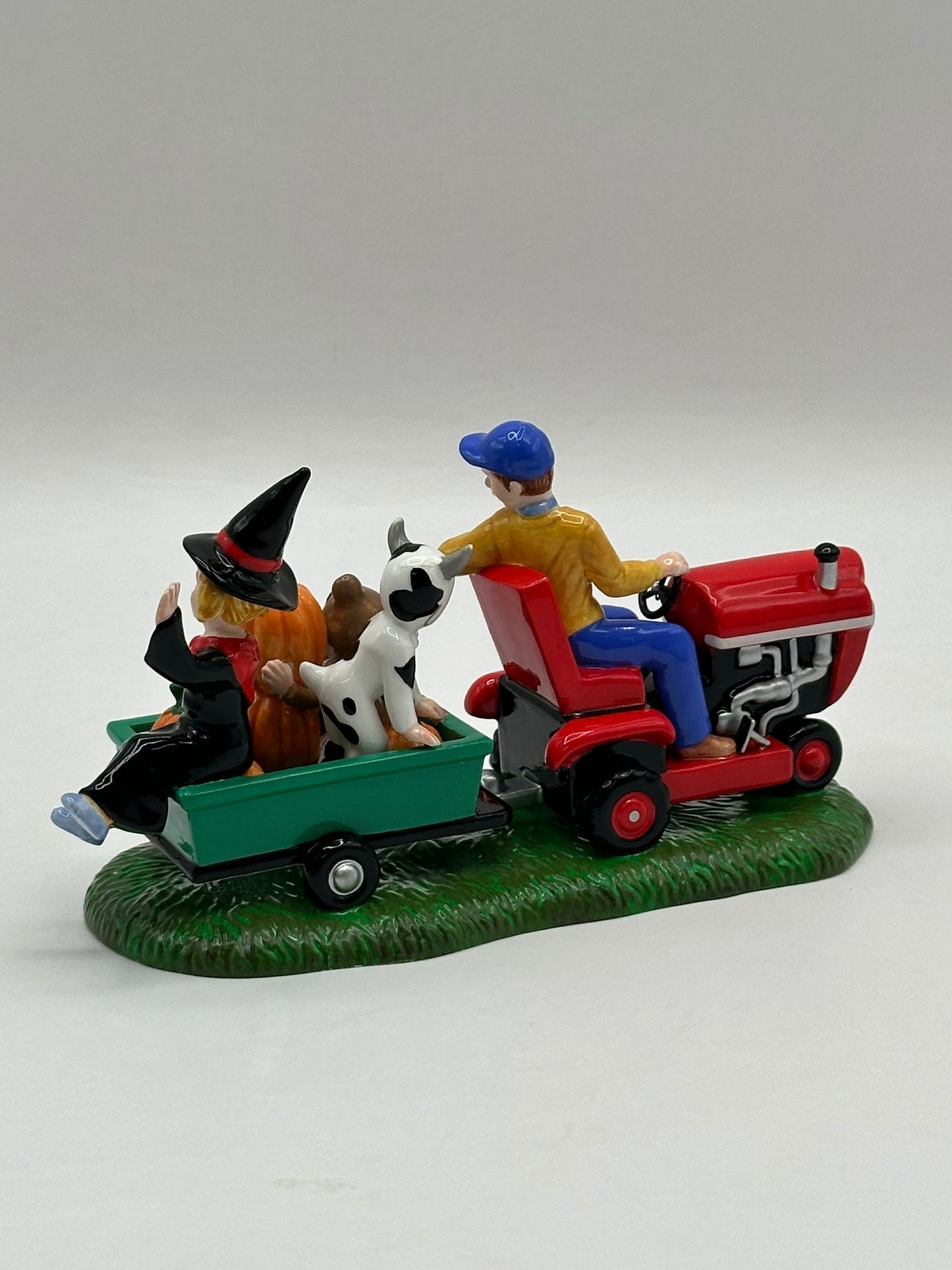 Department 56 - Gathering Pumpkins - Snow Village Halloween