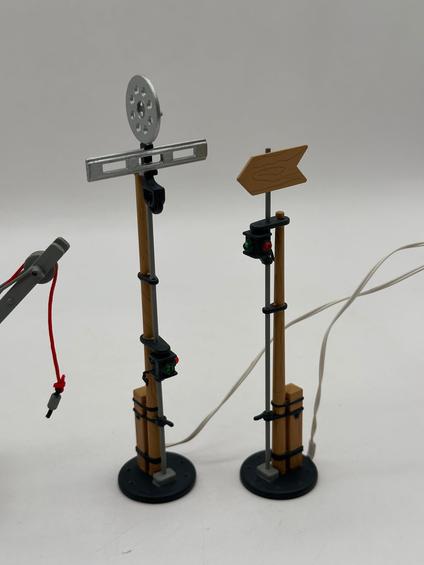 Department 56 - Queensbridge Railwoad Yard Accessories - Village Accessories