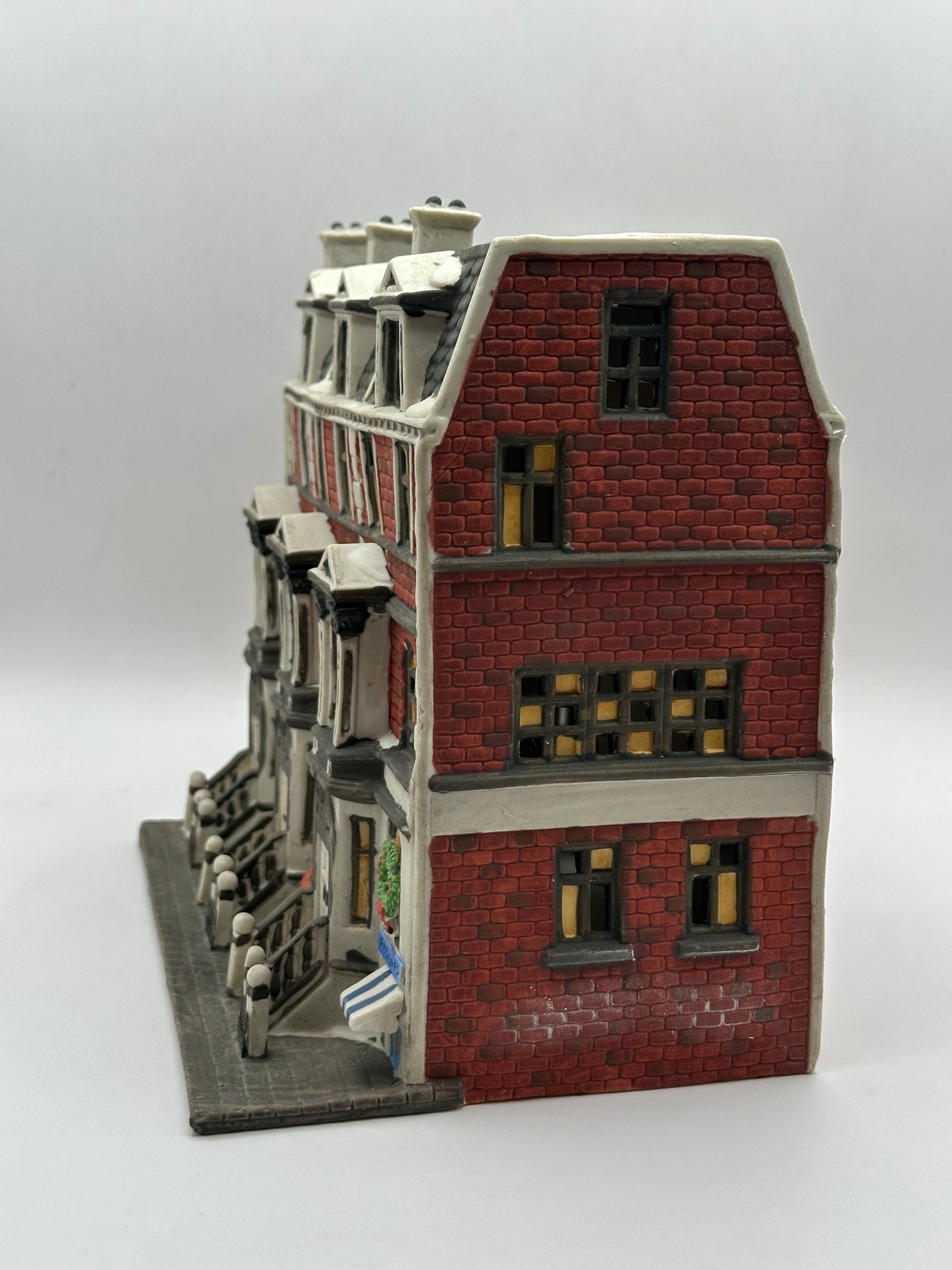 Department 56 - Sutton Place Brownstones - Christmas in the City