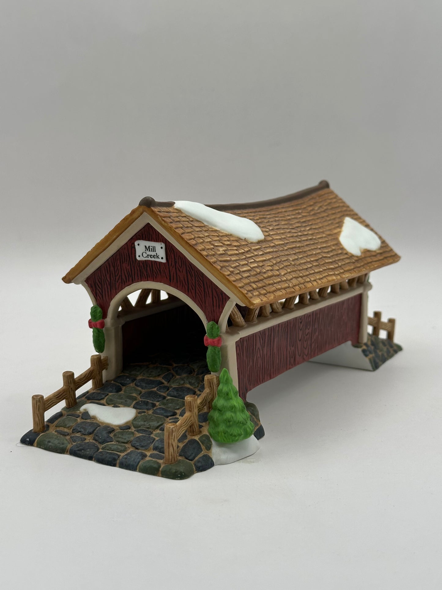 Department 56 - Mill Creek Crossing - New England Village
