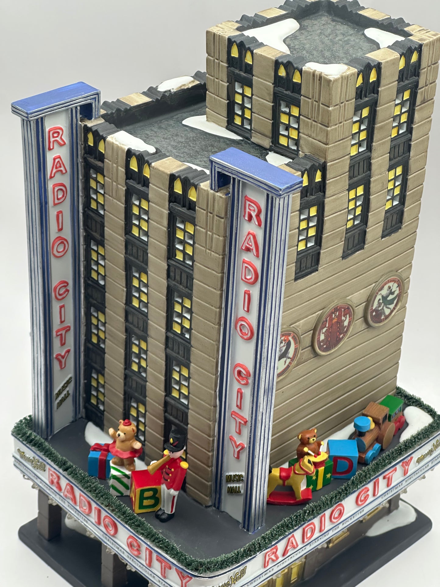 Department 56 - Radio City Music Hall with Radio City Rockettes - Christmas in the City