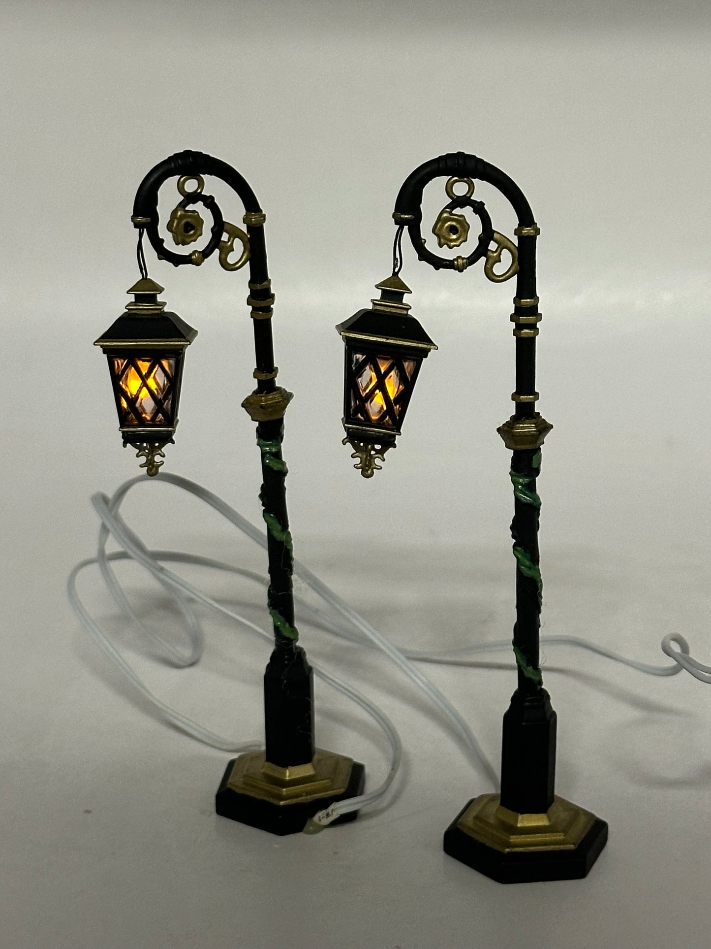 Department 56 - Ornate Street Lamps - Village Accessories