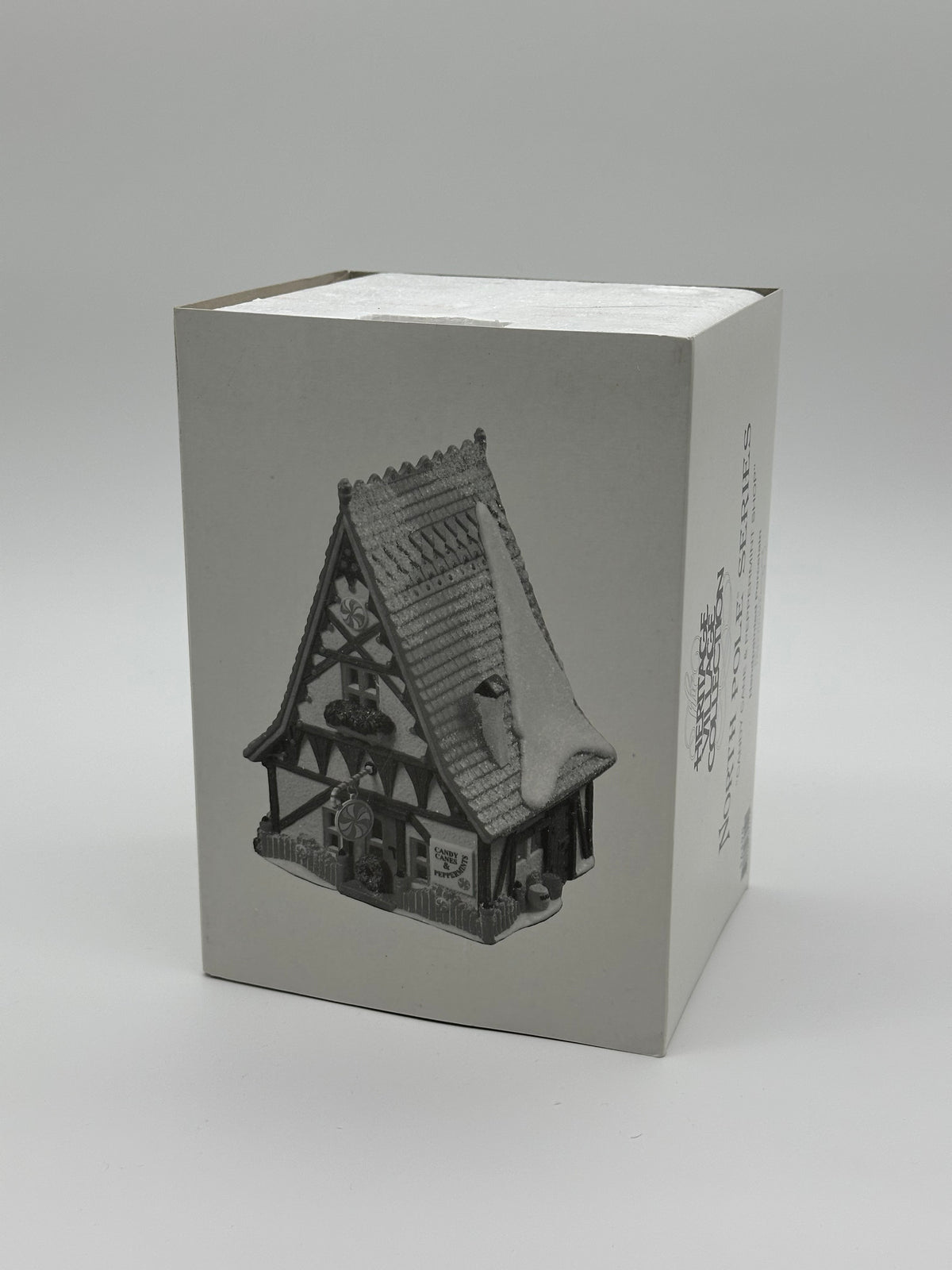 Department 56 - Candy Cane & Peppermint Shop - North Pole Series