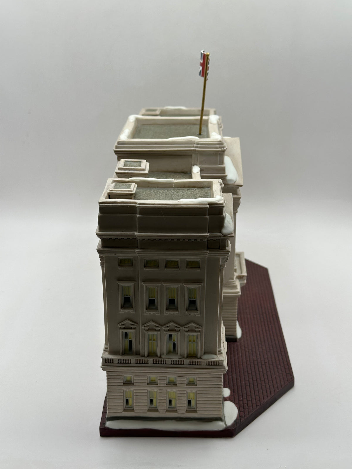 Department 56 - Buckingham Palace - Dickens' Village
