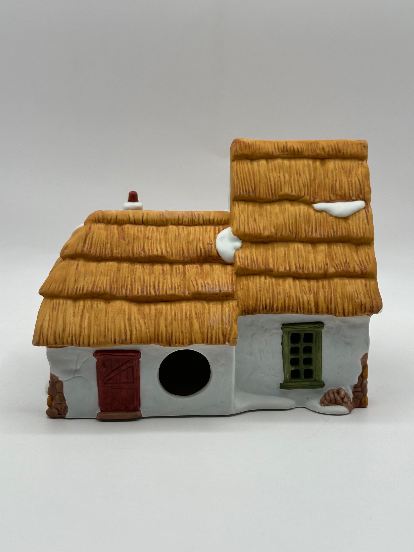 Department 56 - The Cottage of Bob Cratchit and Tiny Tim - Dickens’ Village