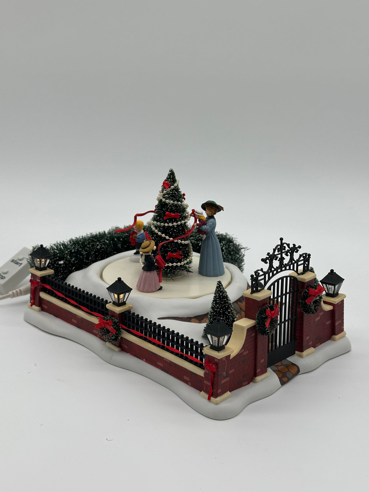 Department 56 - Victorian Christmas Scene - Dickens' Village