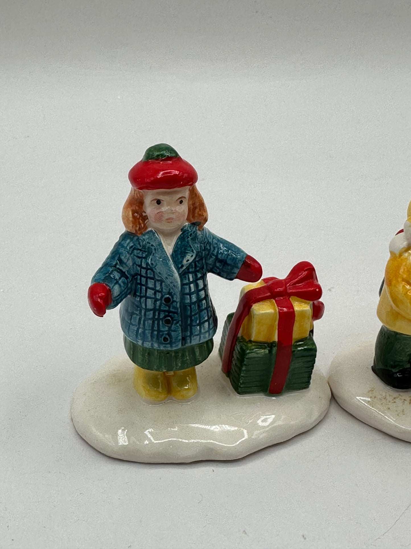Department 56 - Shopping Girls With Packages - Original Snow Village