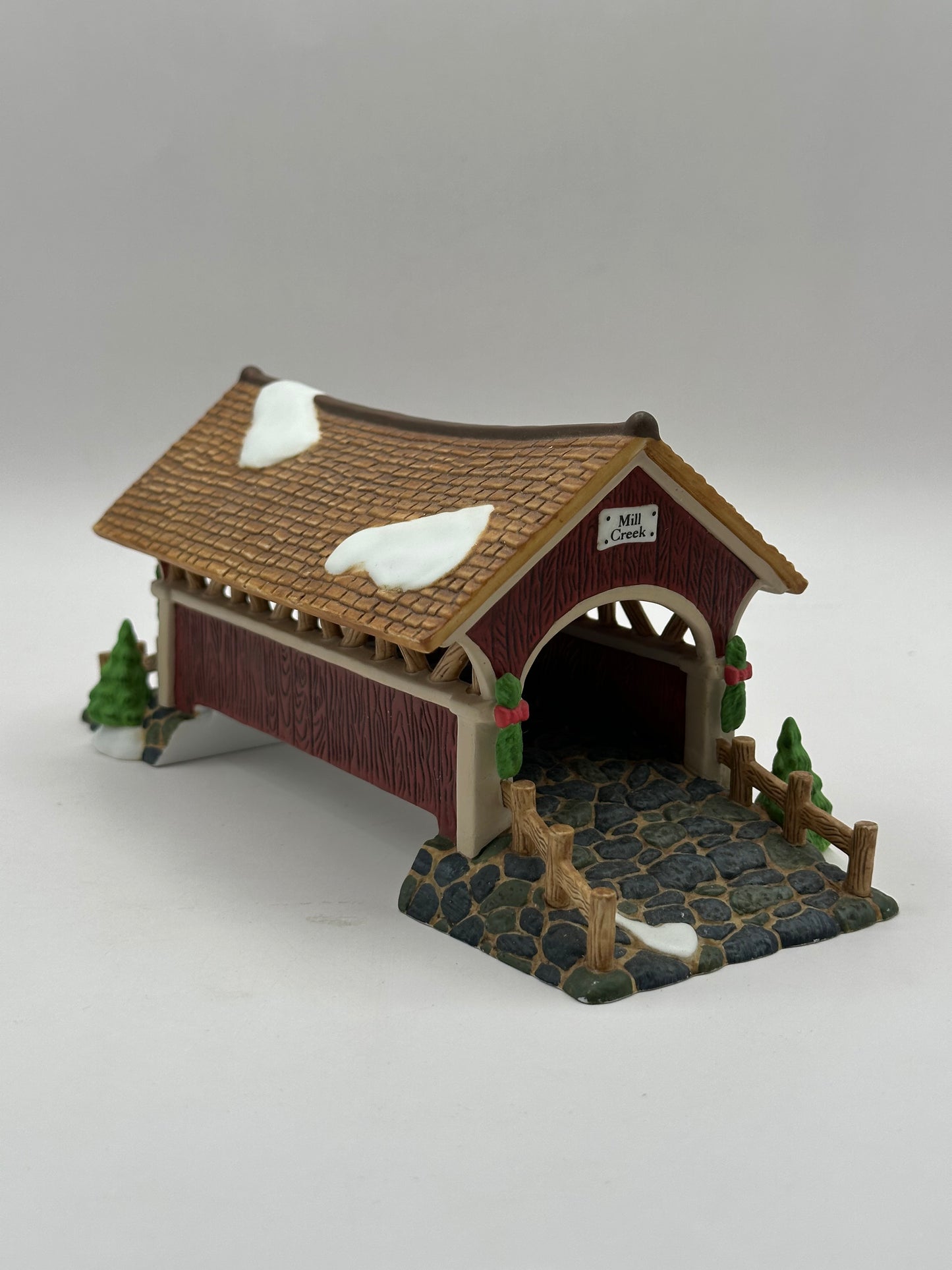 Department 56 - Mill Creek Crossing - New England Village
