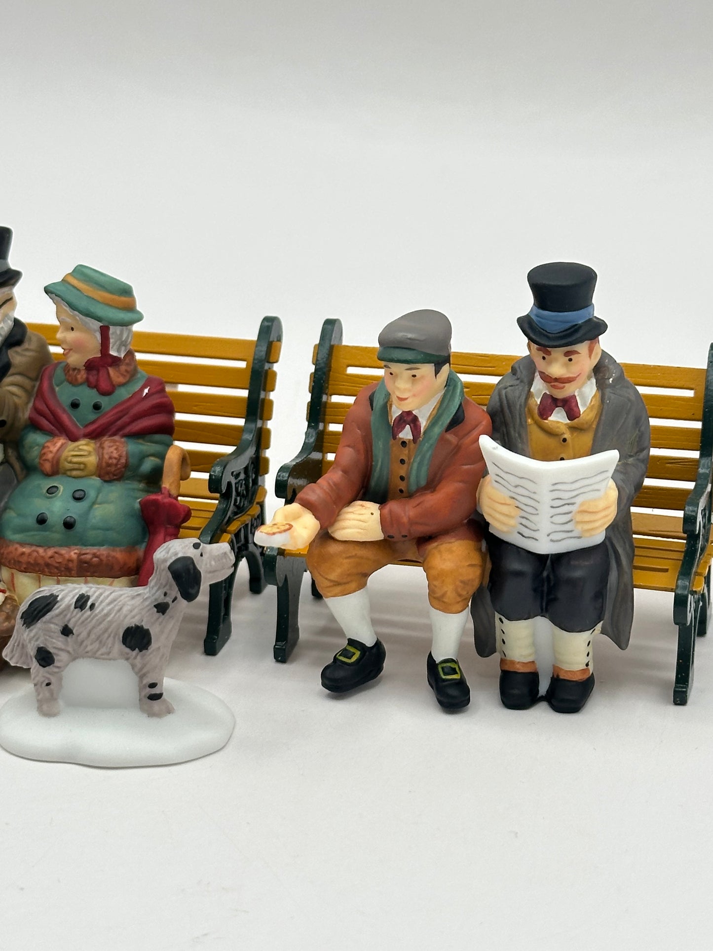 Department 56 - Sitting in Camden Park - Dickens' Village